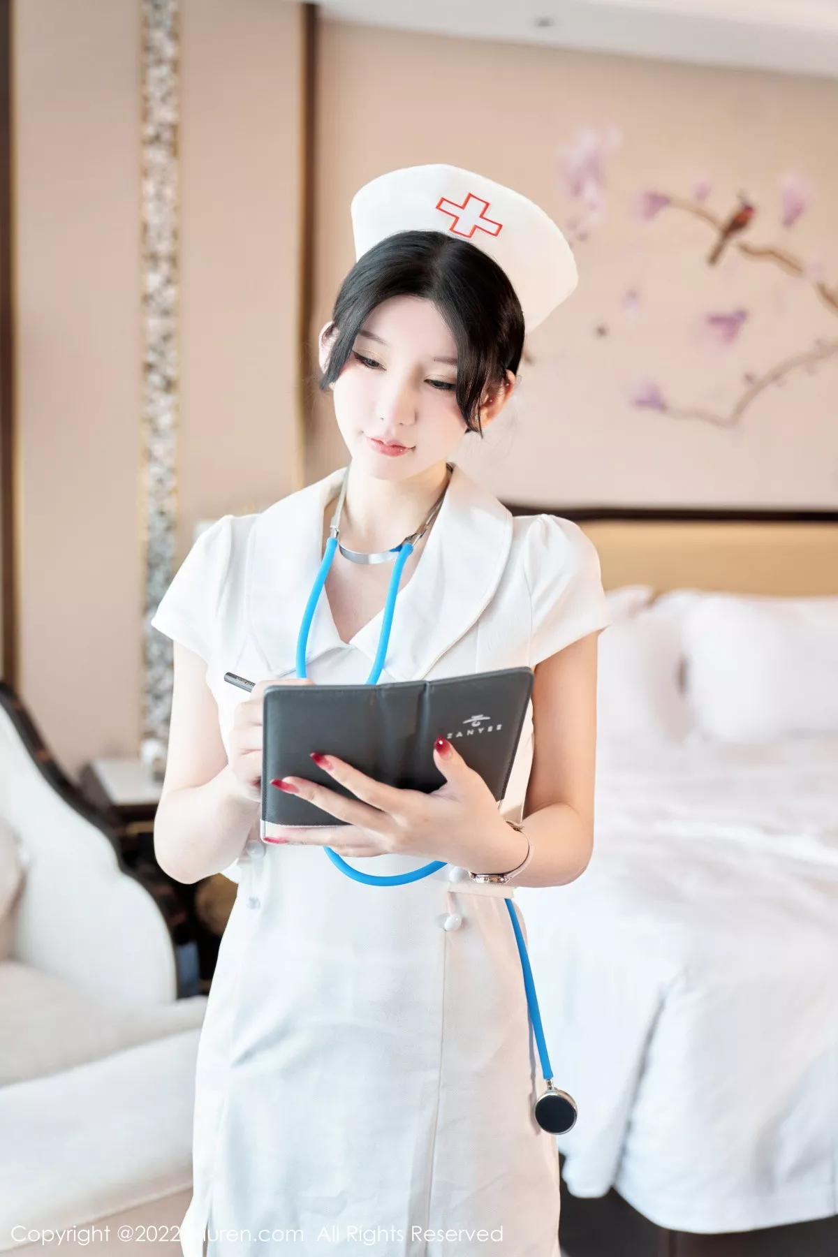 秀人集.com_[XiuRen秀人网]No.5746_女神周于希Sally脱白色护士制服露性感内衣配白丝吊袜诱惑写真80P