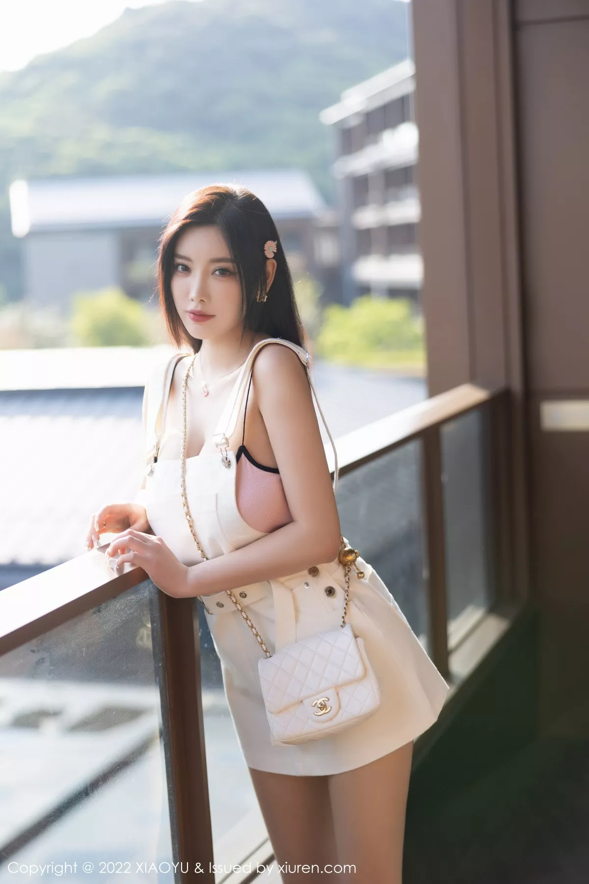 秀人集.com_[XiaoYu画语界]Vol.887_女神杨晨晨Yome杭州旅拍性感白色背带短裙露粉色内衣诱惑写真87P