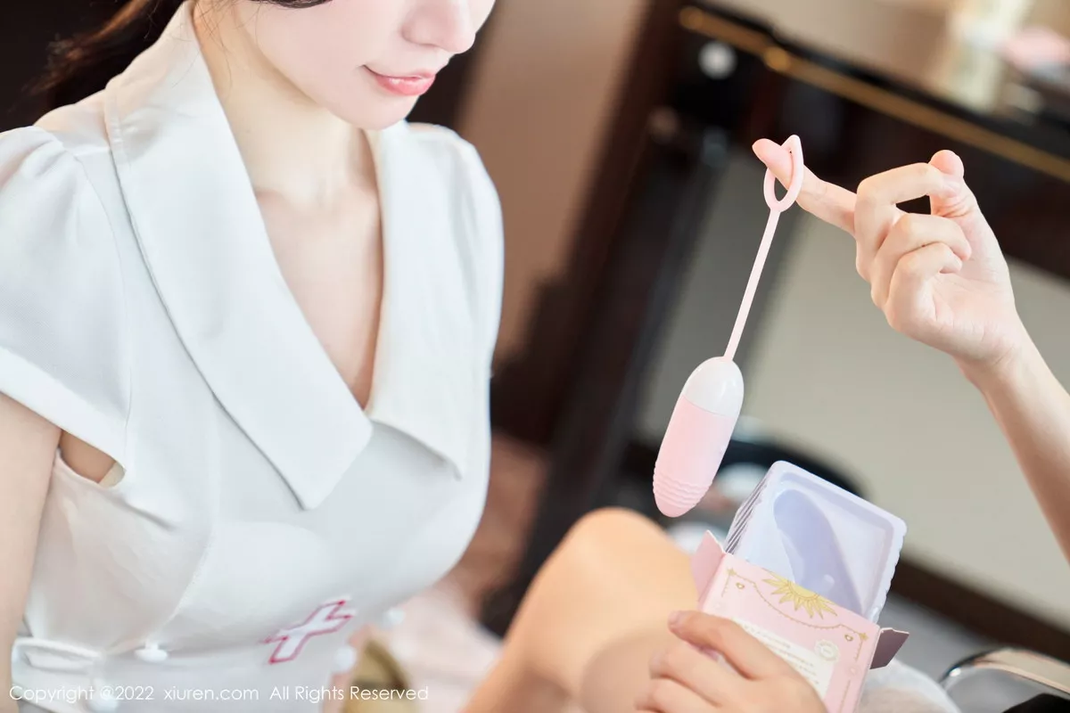 秀人集.com_[XiuRen秀人网]No.5746_女神周于希Sally脱白色护士制服露性感内衣配白丝吊袜诱惑写真80P