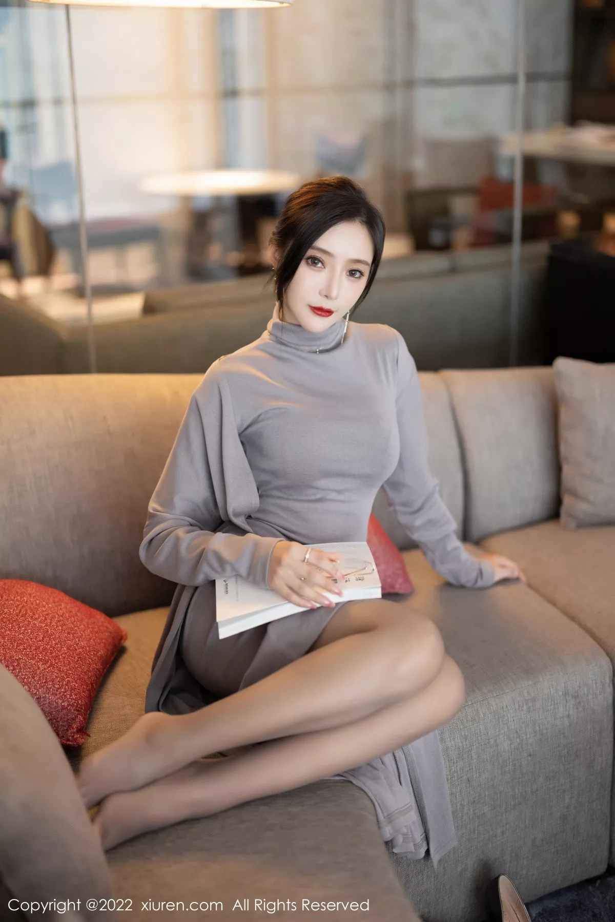 秀人集.com_[XiuRen秀人网]No.5745_女神王馨瑶yanni女学者的反转主题典雅灰色长裙性感迷人写真84P