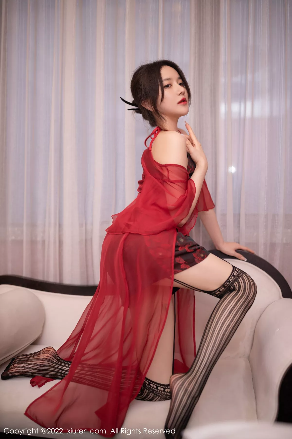 秀人集.com_[XiuRen秀人网]No.5747_模特鱼子酱Fish性感红色薄纱服配黑丝吊袜秀完美身材诱惑写真82P