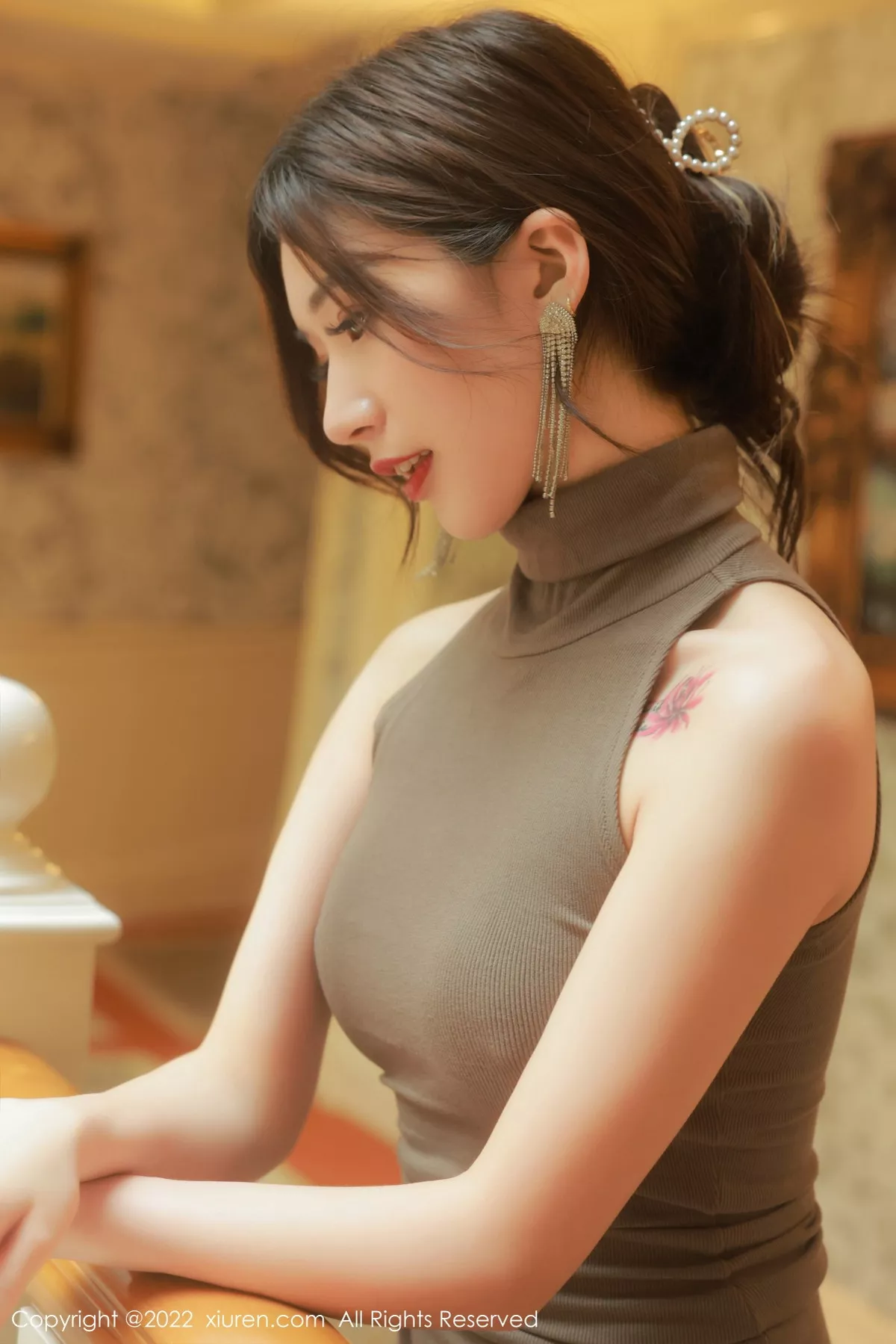 秀人集.com_[XiuRen秀人网]No.5786_模特hebe韩心雨澳门旅拍性感收身连衣短裙秀凹凸身材诱惑写真52P