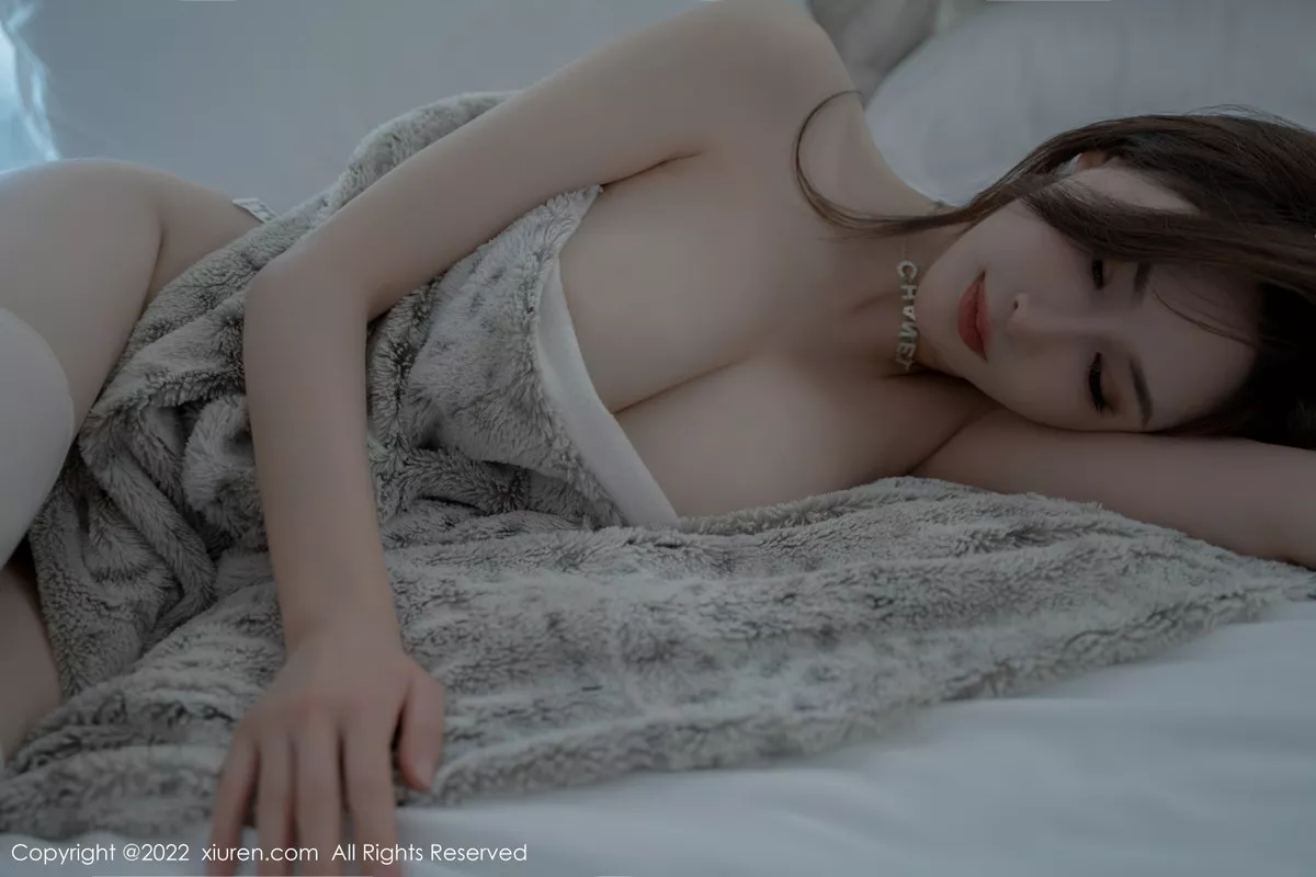 秀人集.com_[XiuRen秀人网]No.5787_女神奶瓶土肥圆私房性感睡袍露米色长筒袜秀丰满身材诱惑写真94P