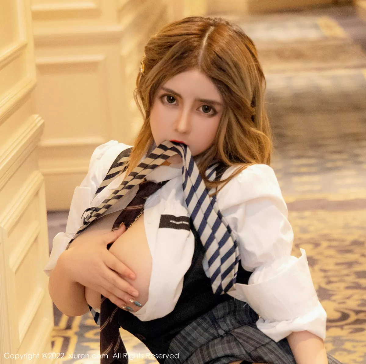 秀人集.com_[XiuRen秀人网]No.5801_模特温心怡私房性感白T配深灰格子短裙秀丰胸肥臀勾魂诱惑写真76P