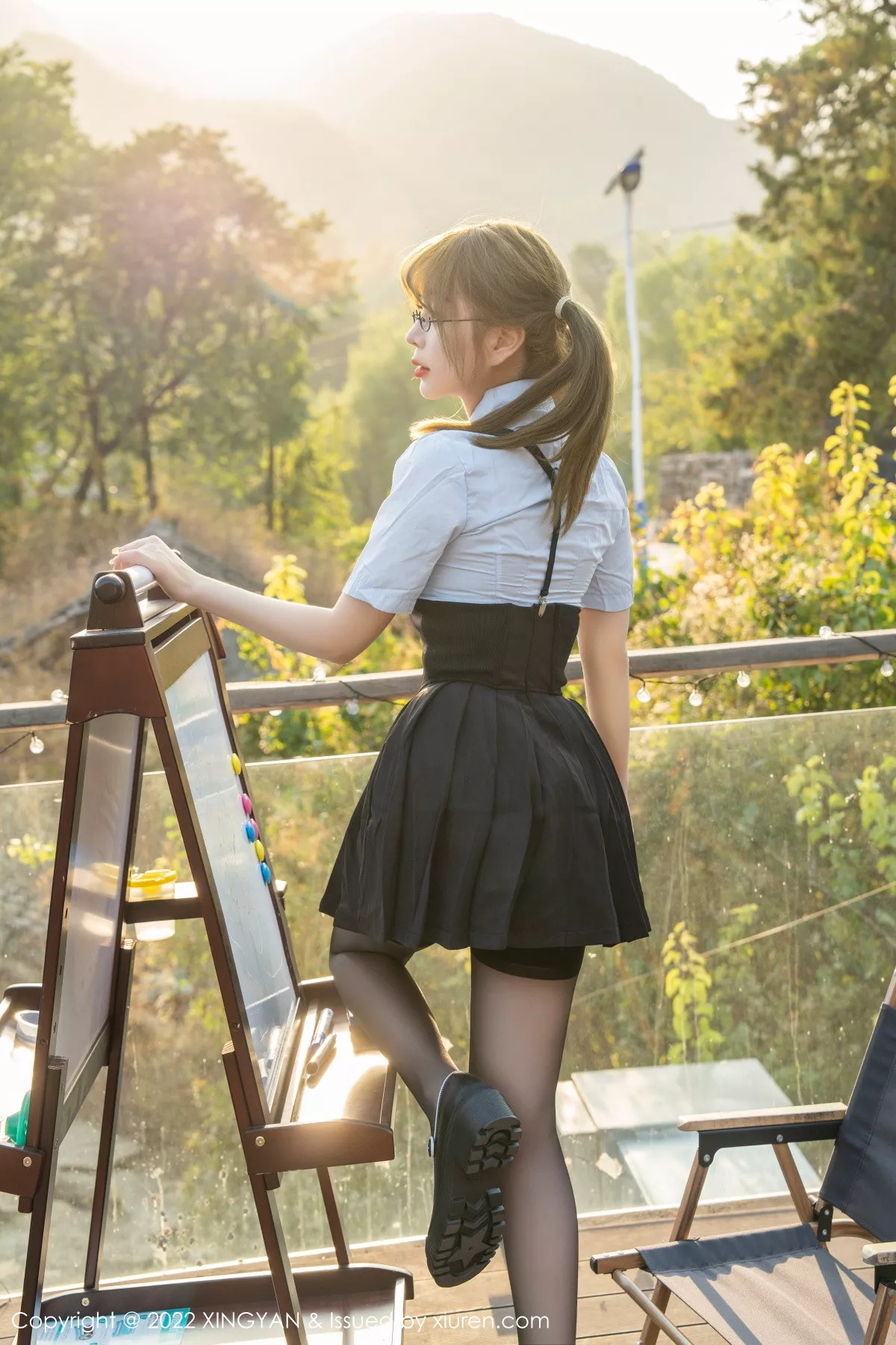 秀人集.com_[XINGYAN星颜社]VOL.153_女神王雨纯浅蓝色T恤配黑虽然背带裙露白色内衣超薄黑丝诱惑写真71P