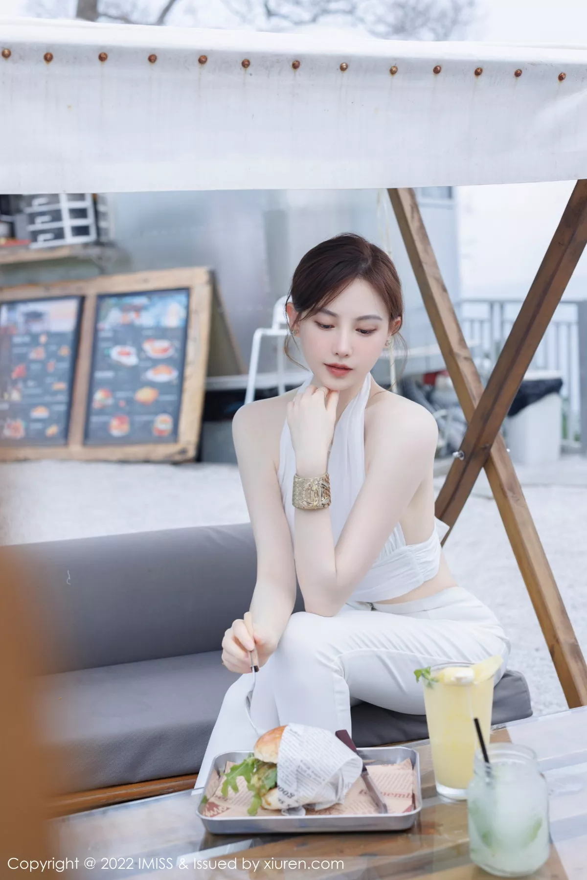 秀人集.com_[IMISS爱蜜社]Vol.706_气质女神Lynn刘奕宁户外场景性感白色长裙秀曼妙身材迷人写真41P