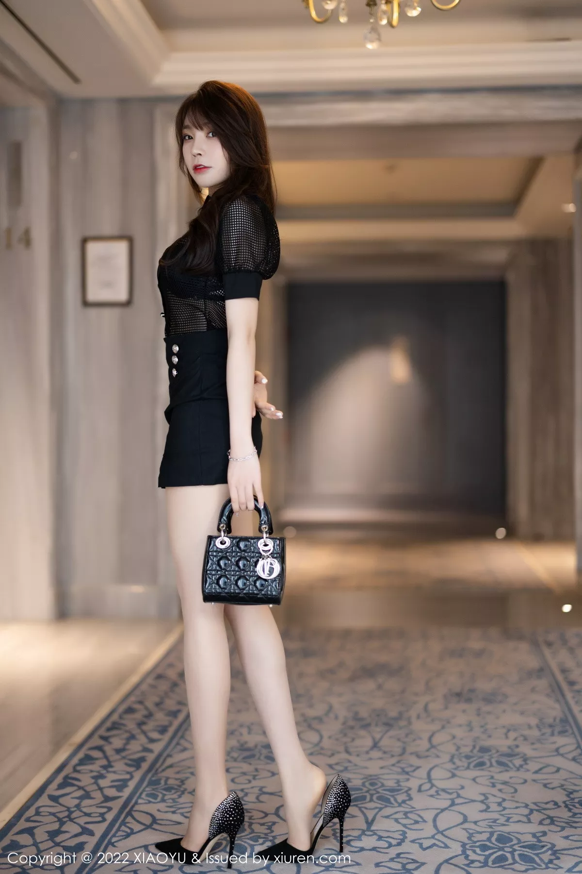 秀人集.com_[XiaoYu画语界]Vol.898_女神徐莉芝Booty黑色轻透上衣配黑短裙露性感黑色内衣诱惑写真85P