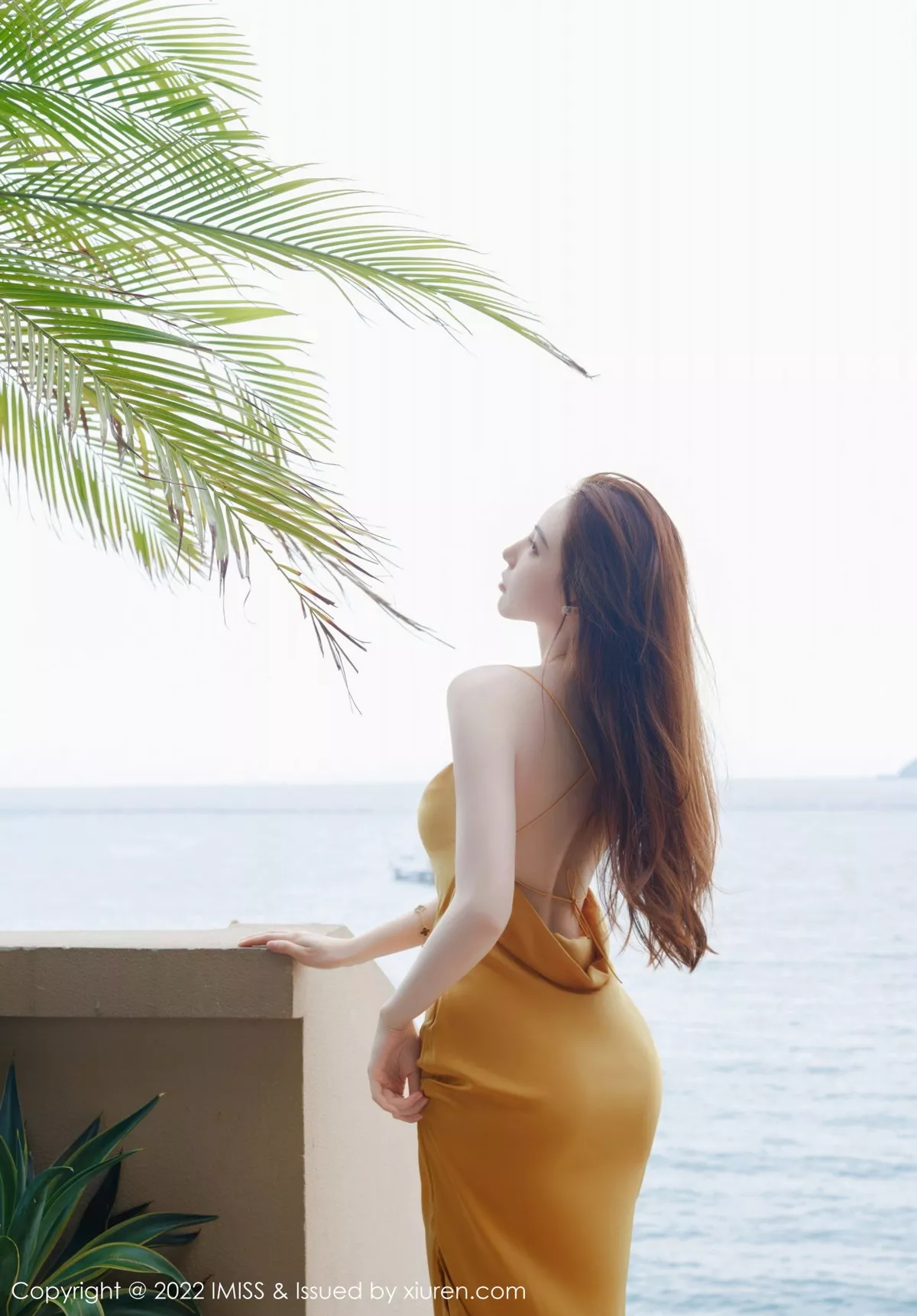 秀人集.com_[IMISS爱蜜社]Vol.706_气质女神Lynn刘奕宁户外场景性感白色长裙秀曼妙身材迷人写真41P