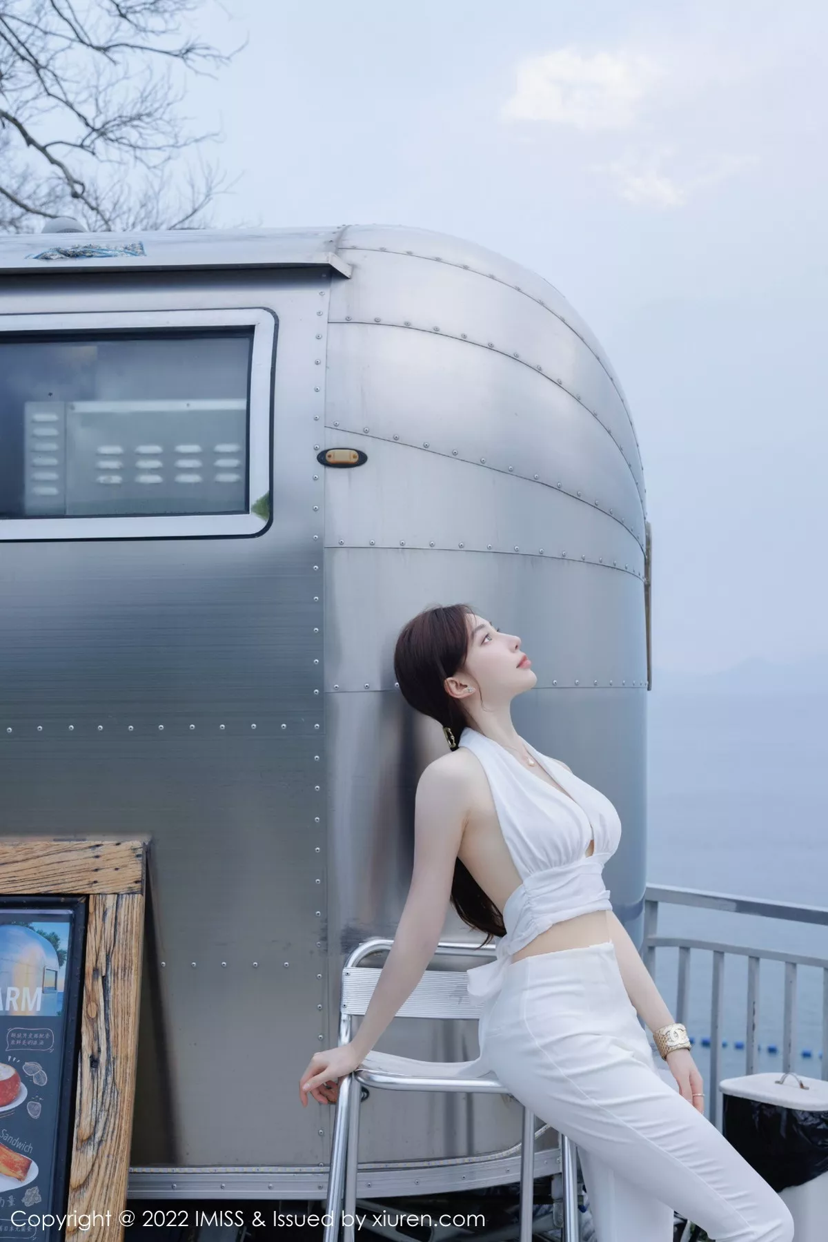 秀人集.com_[IMISS爱蜜社]Vol.706_气质女神Lynn刘奕宁户外场景性感白色长裙秀曼妙身材迷人写真41P