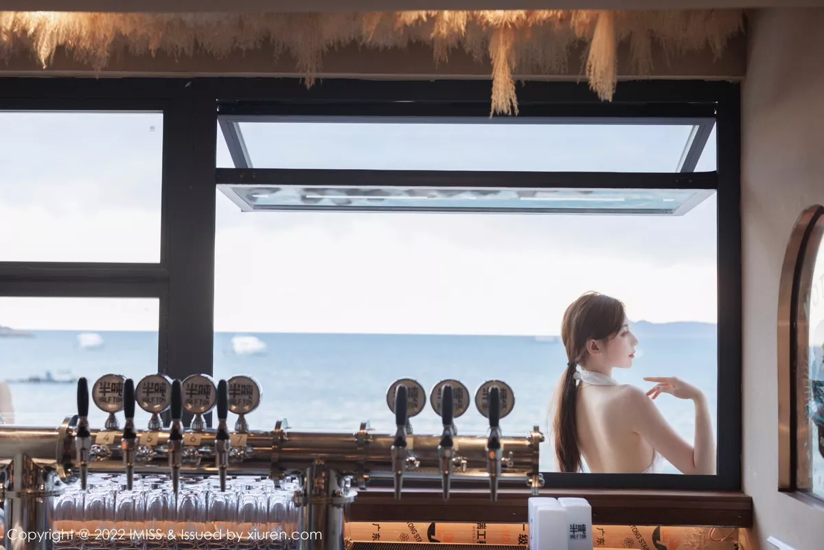 秀人集.com_[IMISS爱蜜社]Vol.706_气质女神Lynn刘奕宁户外场景性感白色长裙秀曼妙身材迷人写真41P