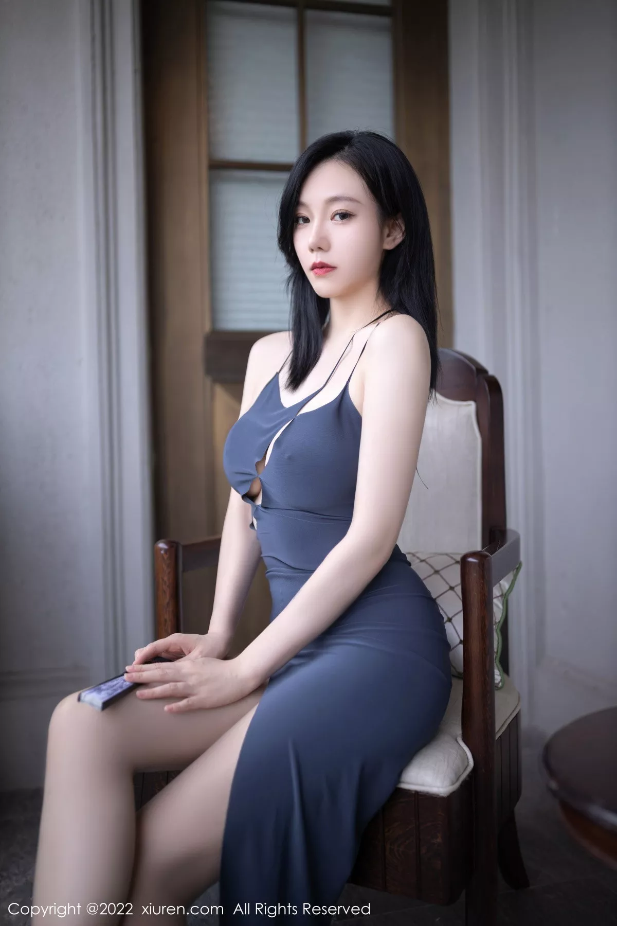 秀人集.com_[XiuRen秀人网]No.5824_模特安然anran北京旅拍蓝灰色连衣短裙秀曼妙身姿迷人诱惑写真90P