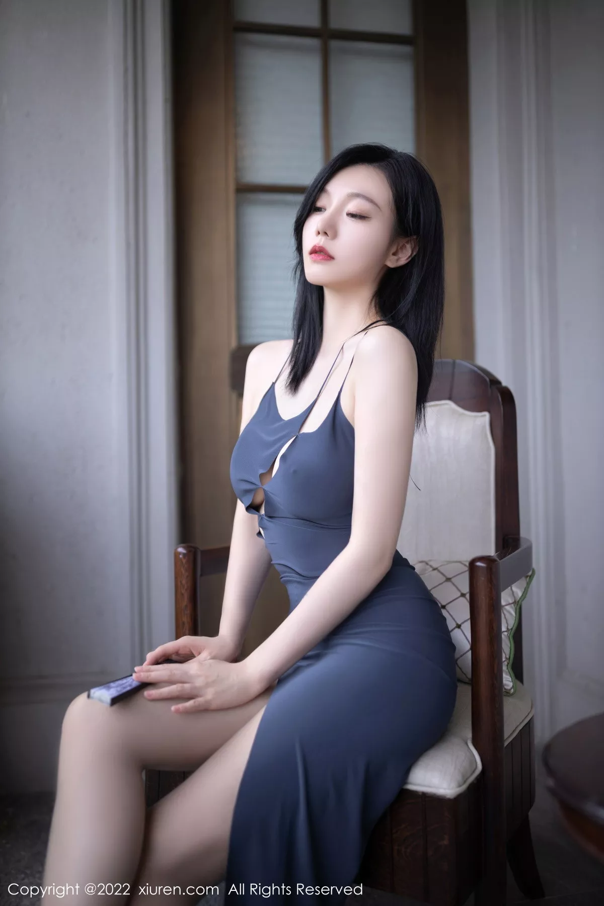 秀人集.com_[XiuRen秀人网]No.5824_模特安然anran北京旅拍蓝灰色连衣短裙秀曼妙身姿迷人诱惑写真90P