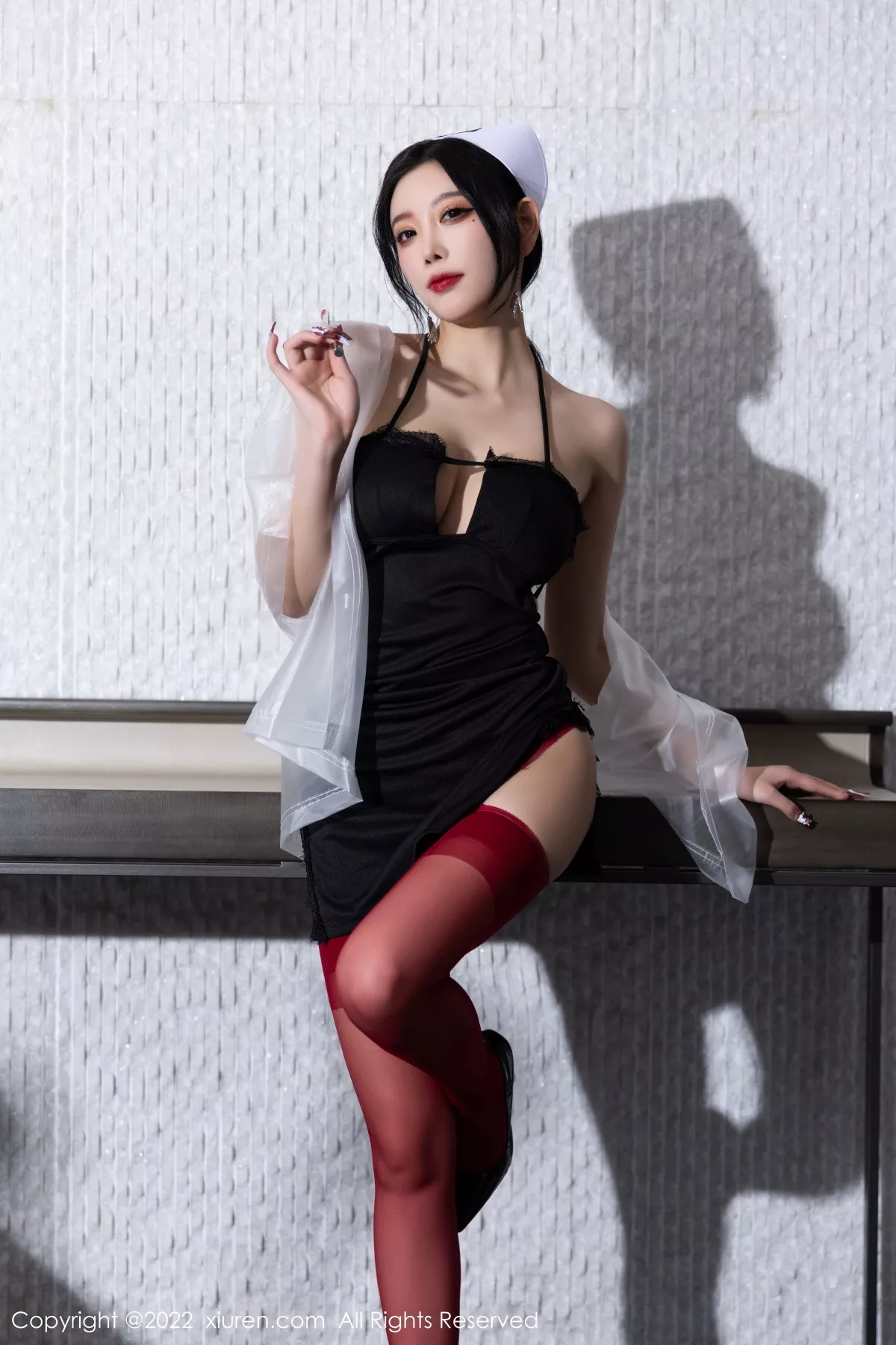 秀人集.com_[XiuRen秀人网]No.5751_女神杨晨晨Yome万圣节主题黑色吊带上衣配红丝袜完美诱惑写真90P