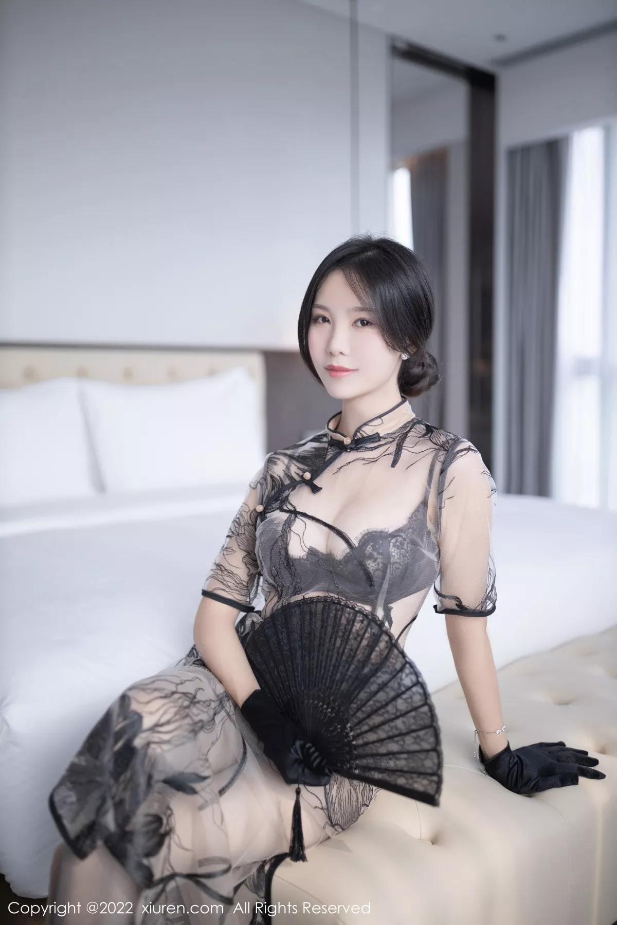 秀人集.com_[XiuRen秀人网]No.5830_模特利世性感轻透薄纱旗袍露黑色蕾丝内衣秀惹火身材诱惑写真84P