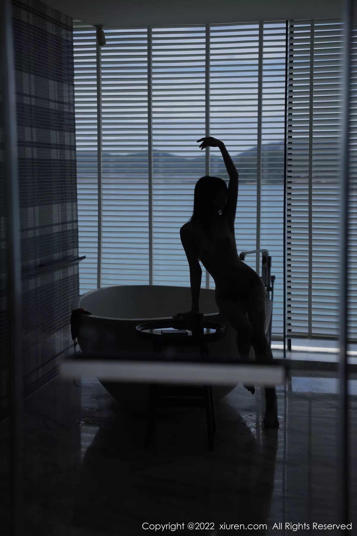 秀人集.com_[XiuRen秀人网]No.5851_模特佘贝拉bella南京旅拍红色轻透薄纱服饰秀完美身材诱惑写真57P