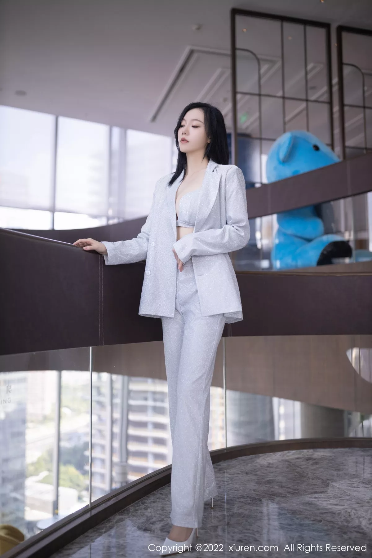 秀人集.com_[XiuRen秀人网]No.5859_模特安然anran脱银色西服露性感银色内衣秀完美身材诱惑写真76P