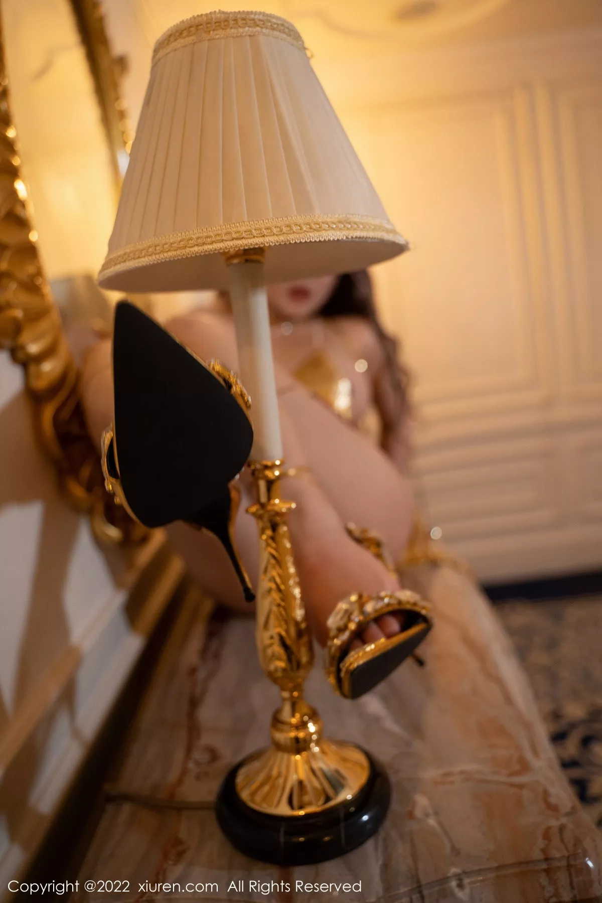 秀人集.com_[XiuRen秀人网]No.5862_模特温心怡私房性感金色吊带短裙秀傲人豪乳遮点极致诱惑写真53P