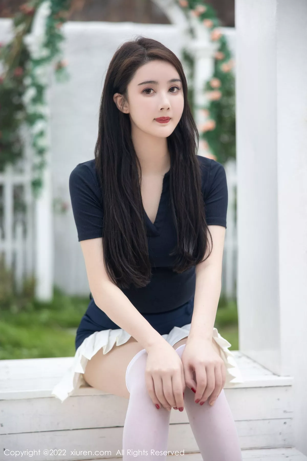 秀人集.com_[XiuRen秀人网]No.5870_模特Summer宝宝深色上衣配白短裙露性感粉色蕾丝内衣诱惑写真54P