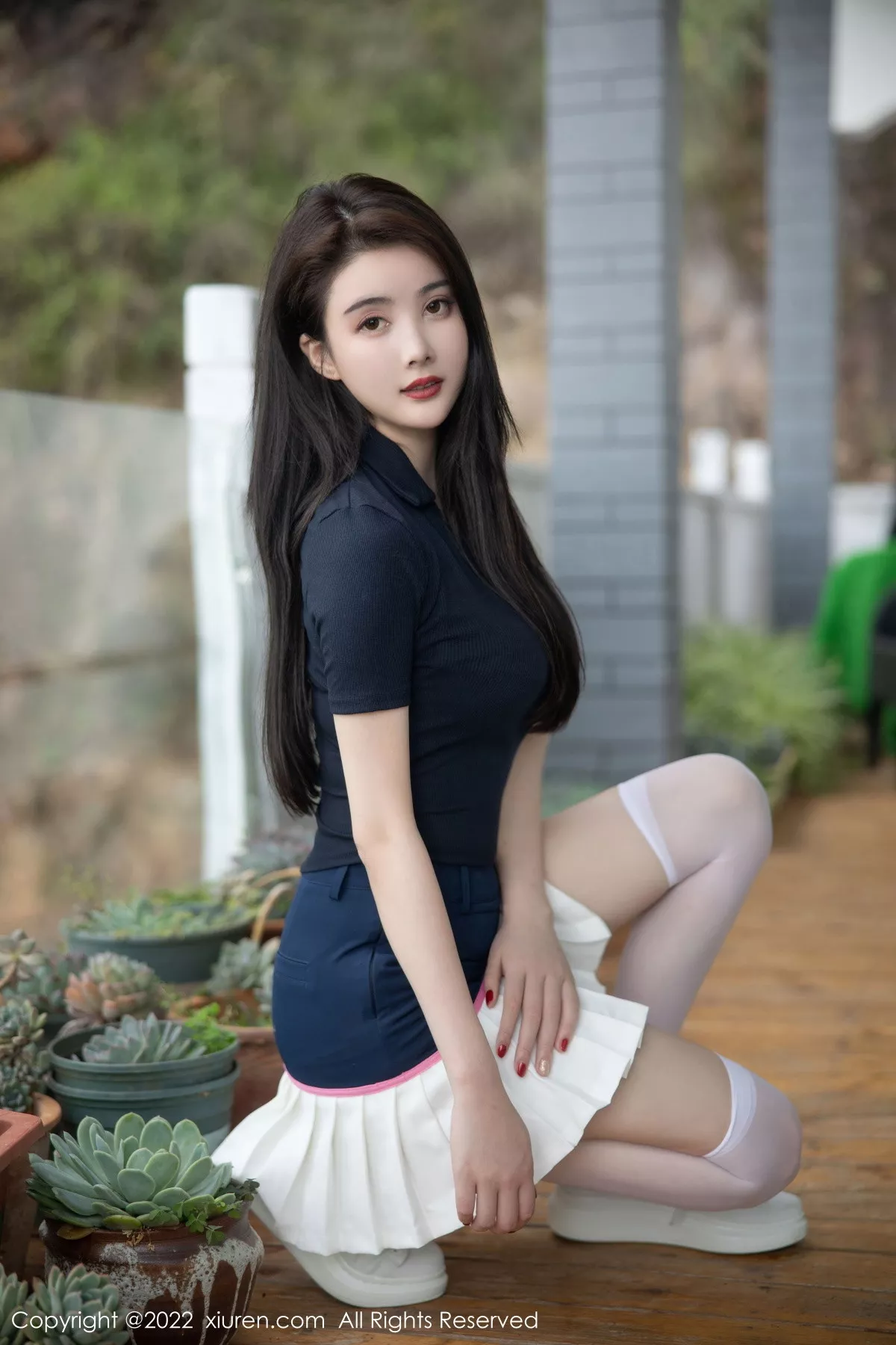 秀人集.com_[XiuRen秀人网]No.5870_模特Summer宝宝深色上衣配白短裙露性感粉色蕾丝内衣诱惑写真54P