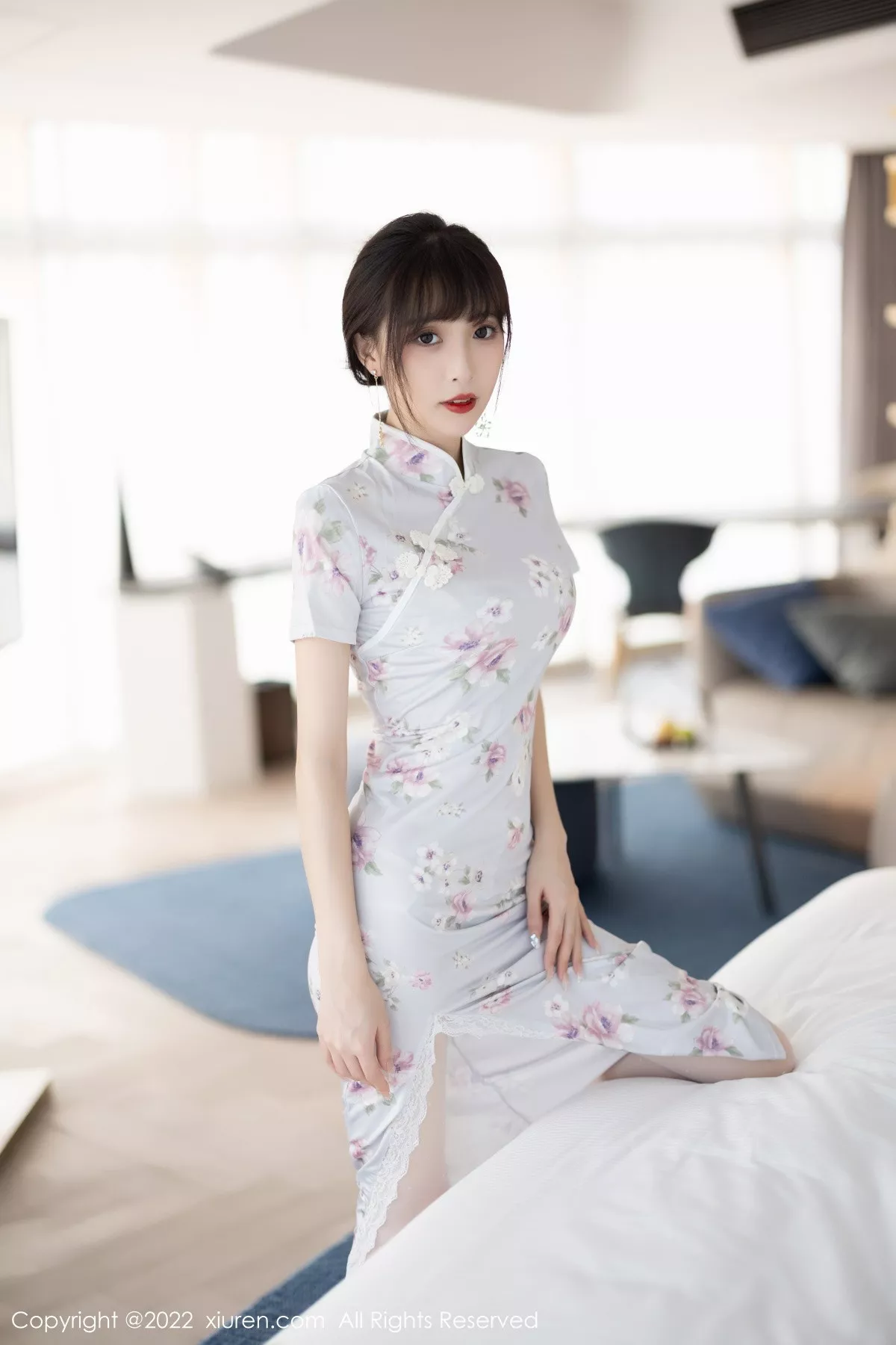 秀人集.com_[XiuRen秀人网]No.5757_模特林星阑白色图案旗袍露浅色蕾丝内衣配白丝袜甜美迷人写真90P