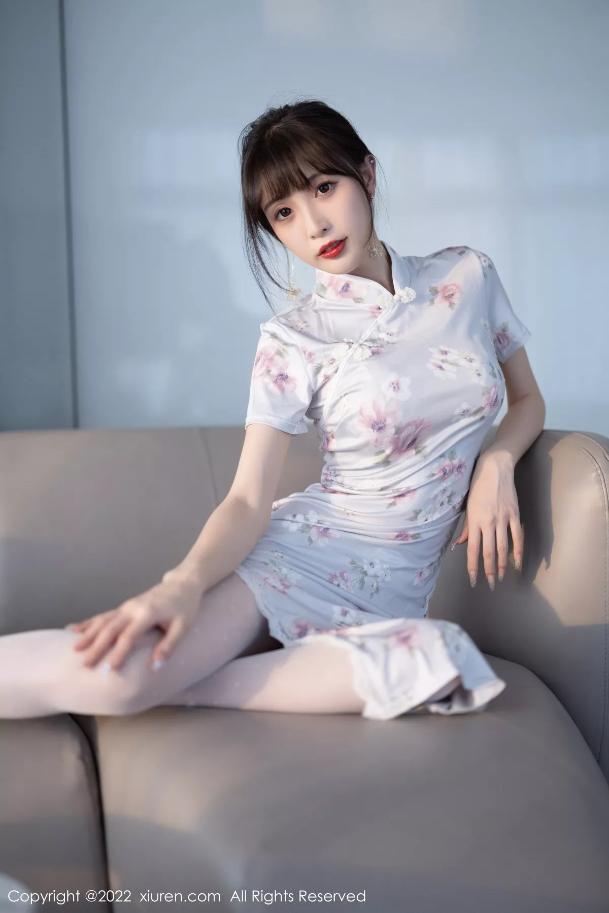 秀人集.com_[XiuRen秀人网]No.5757_模特林星阑白色图案旗袍露浅色蕾丝内衣配白丝袜甜美迷人写真90P