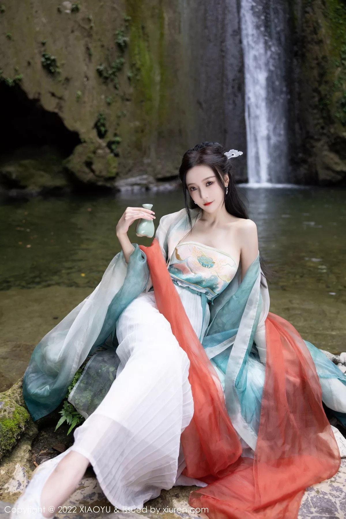 秀人集.com_[XiaoYu画语界]Vol.889_女神王馨瑶yanni杭州旅拍户外场景性感浅色古装服迷人诱惑写真92P