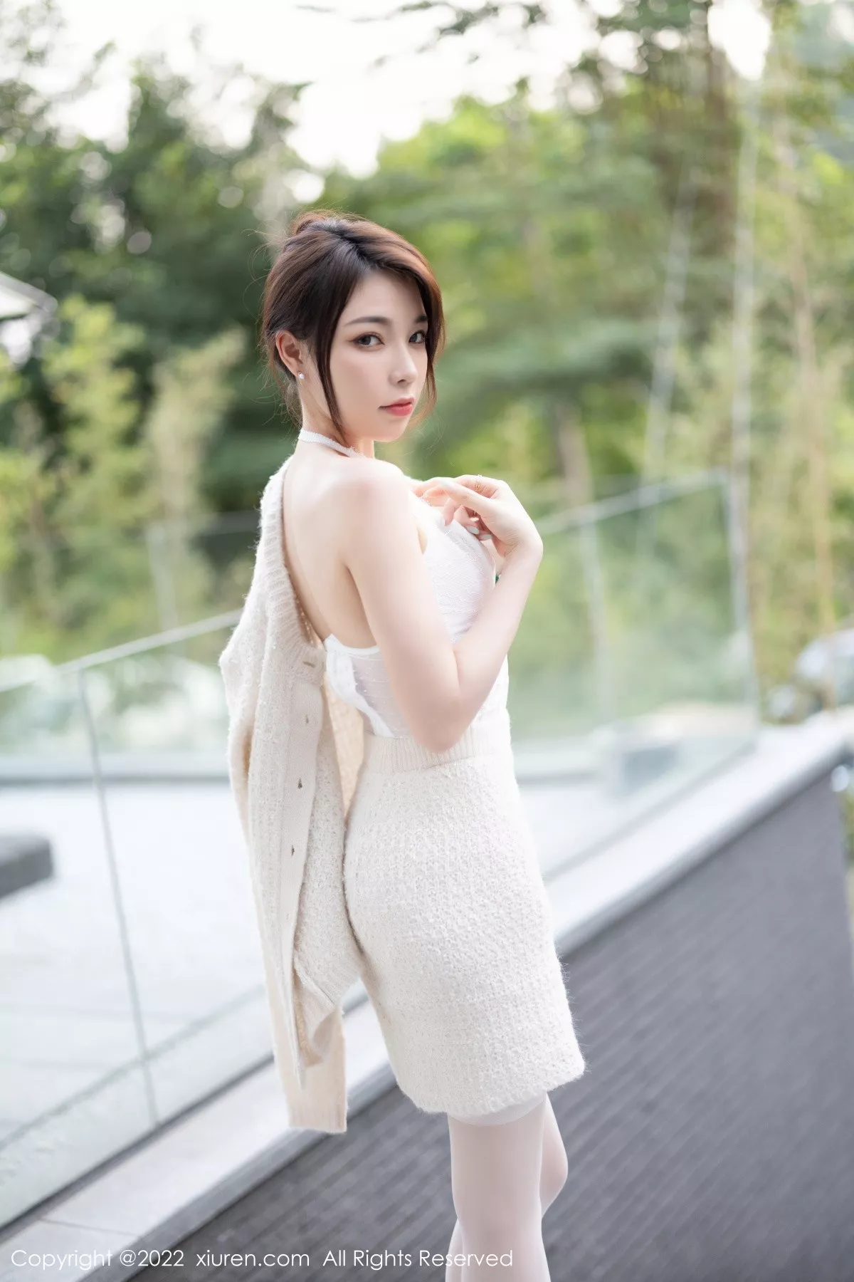 秀人集.com_[XiuRen秀人网]No.5880_女神徐莉芝Booty半脱露性感白色蕾丝内衣配白丝吊袜诱惑写真88P