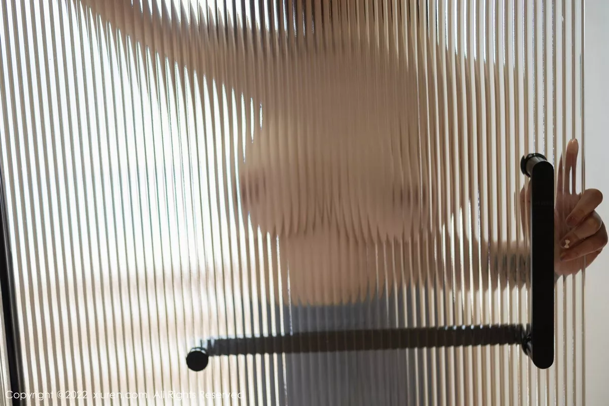 秀人集.com_[XiuRen秀人网]No.5878_女神妲己_Toxic心愿旅拍蓝色高开叉服秀丰乳肥臀撩人诱惑写真72P