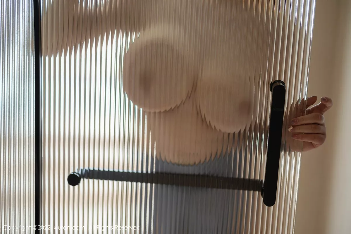 秀人集.com_[XiuRen秀人网]No.5878_女神妲己_Toxic心愿旅拍蓝色高开叉服秀丰乳肥臀撩人诱惑写真72P