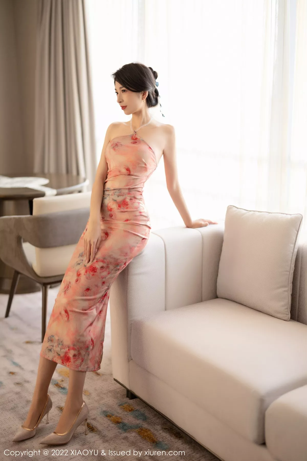 秀人集.com_[XiaoYu画语界]Vol.891_模特林乐一半脱浅色花纹连衣长裙露性感内衣肉丝吊袜诱惑写真83P