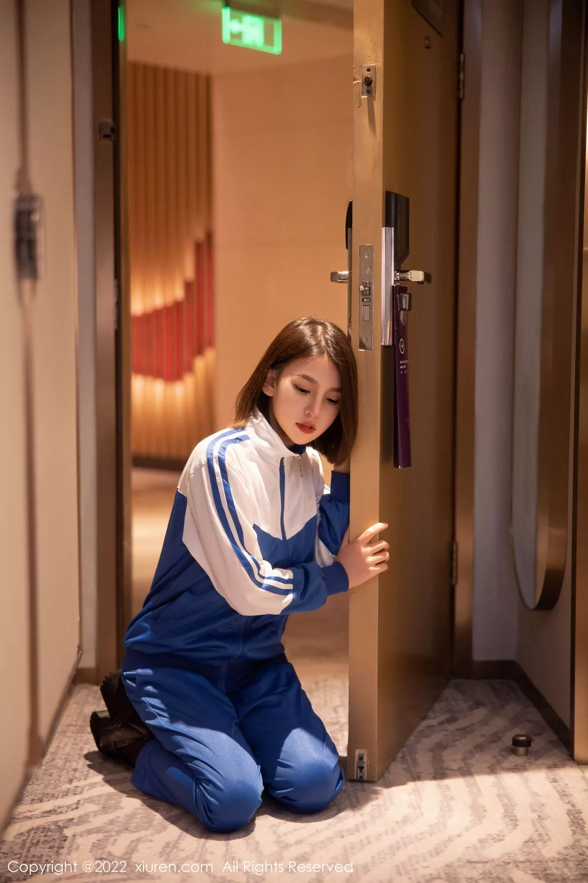 秀人集.com_[XiuRen秀人网]No.5766_模特美羊羊宾馆场景脱运动装露黑色薄纱情趣内衣迷人诱惑写真90P