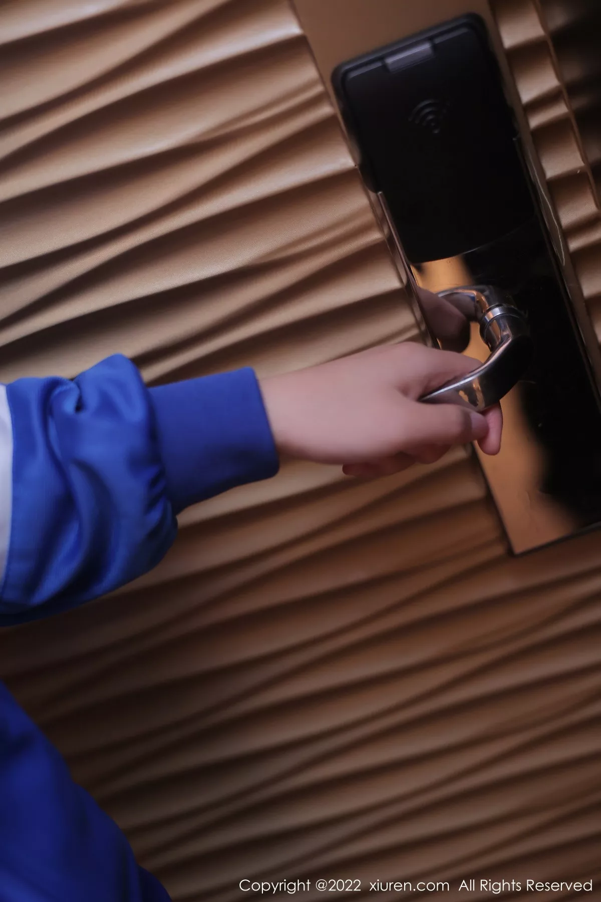 秀人集.com_[XiuRen秀人网]No.5766_模特美羊羊宾馆场景脱运动装露黑色薄纱情趣内衣迷人诱惑写真90P