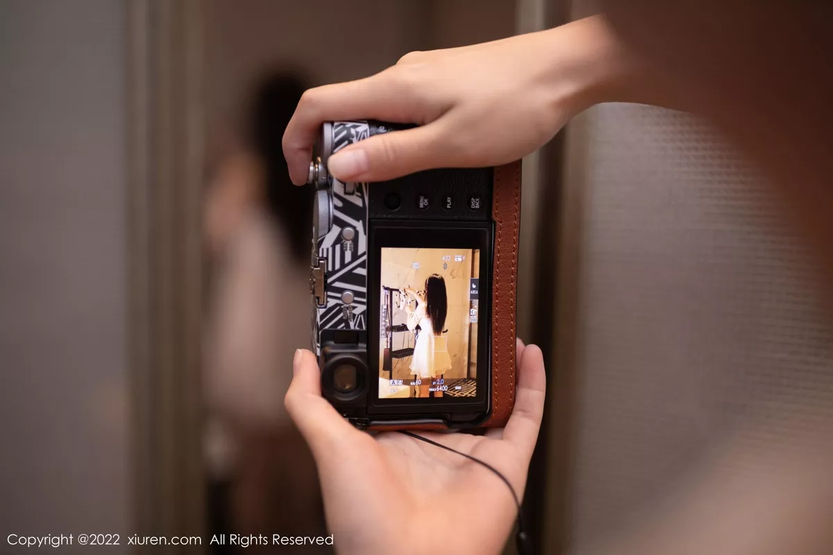 秀人集.com_[XiuRen秀人网]No.5776_模特鱼子酱Fish模特招聘主题浅色薄纱连衣裙秀完美身材诱惑写真75P