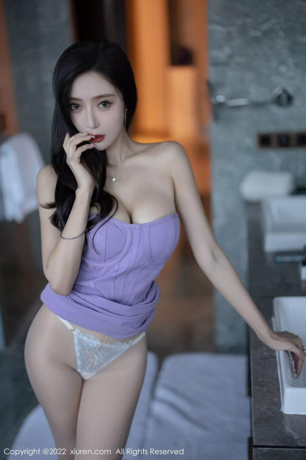 秀人集.com_[XiuRen秀人网]No.5778_女神王馨瑶yanni脱紫色低胸连衣短裙露蕾丝内衣撩人诱惑写真85P