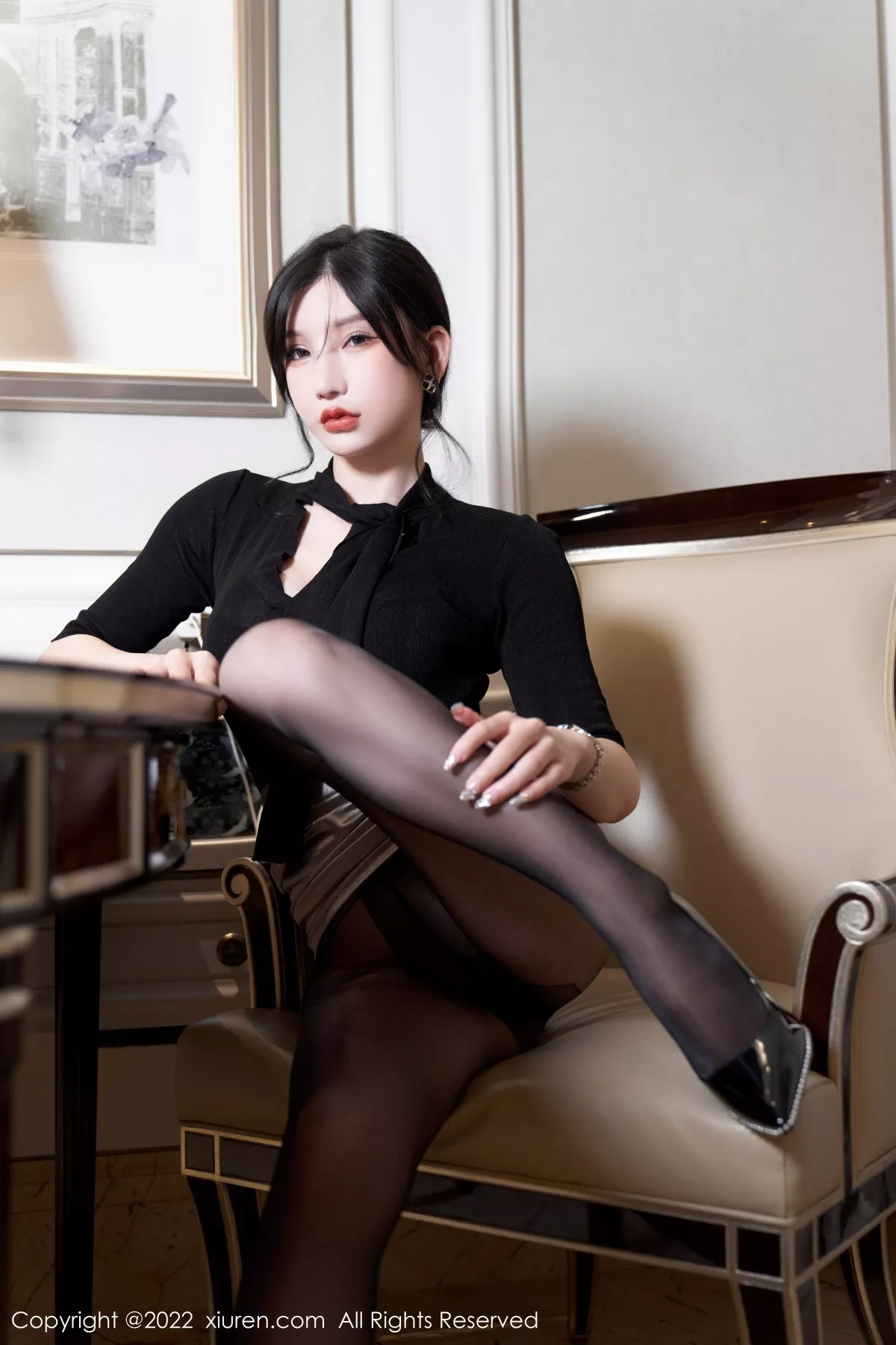 秀人集.com_[XiuRen秀人网]No.5777_女神周于希Sally黑上衣配浅色短裙露超薄闪亮黑丝极致魅惑写真89P