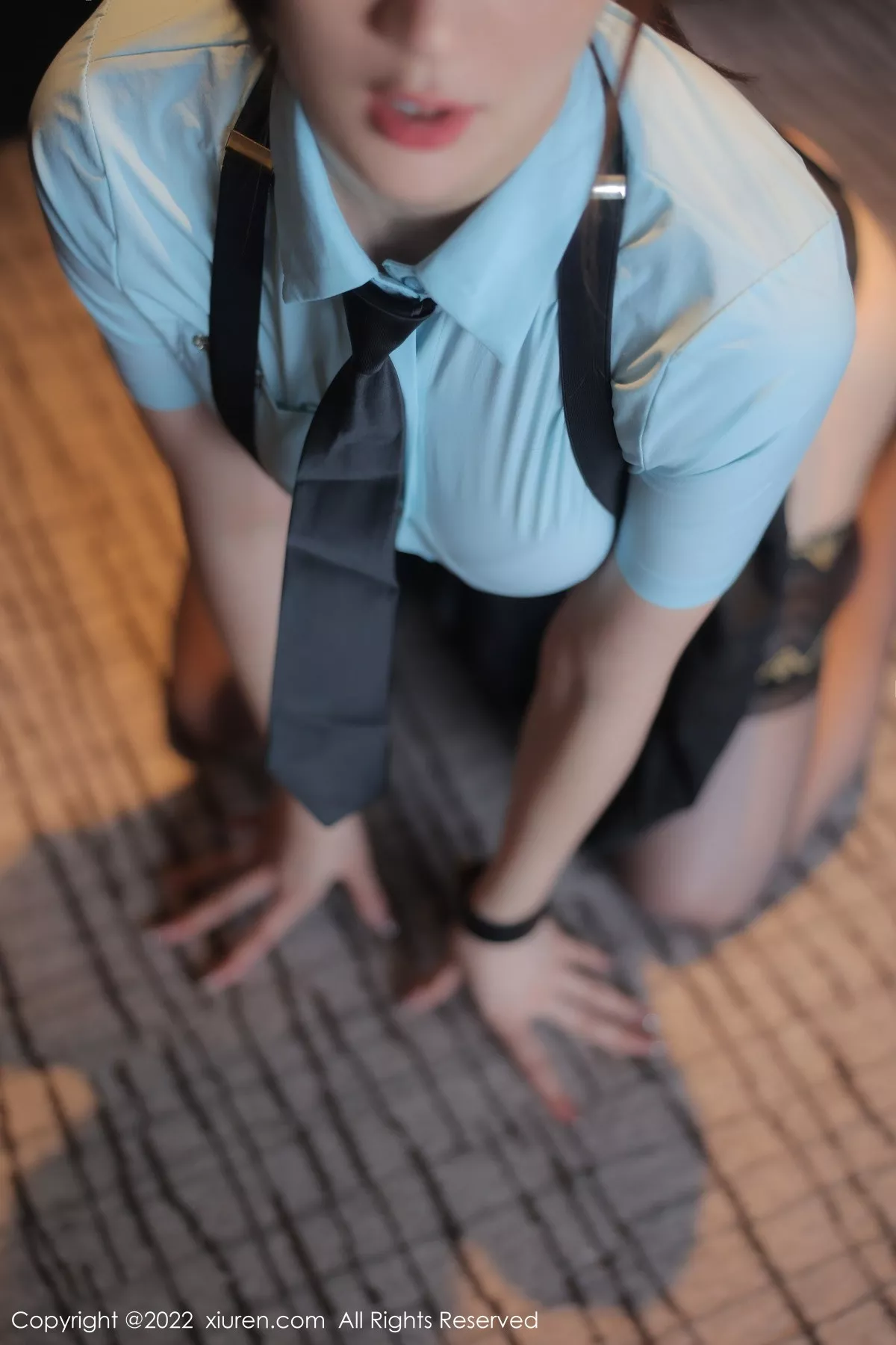 秀人集.com_[XiuRen秀人网]No.5773_模特顾乔楠Cora淡蓝T恤配黑色短裙露黑色蕾丝情趣内衣诱惑写真87P