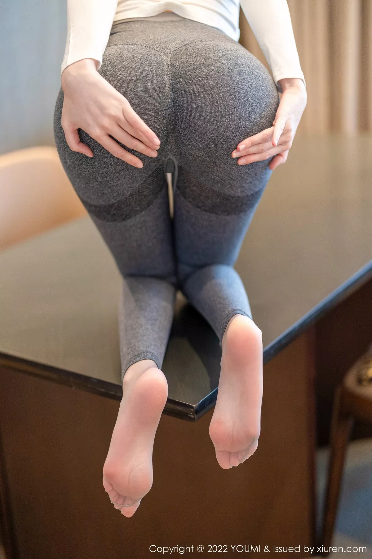 秀人集.com_[YouMi尤蜜荟]Vol.859_模特是小逗逗性感白上衣配紧身运动裤秀曼妙苗条身姿诱惑写真81P