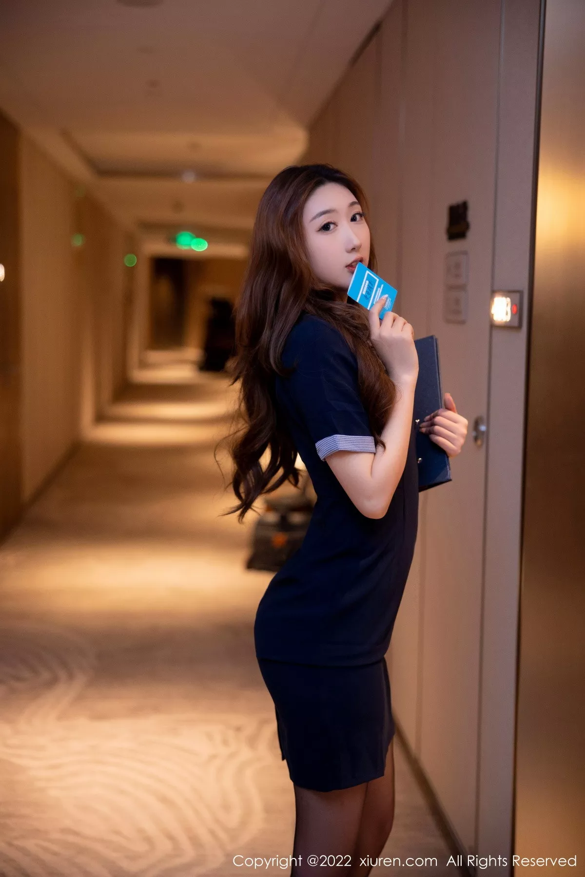 秀人集.com_[XiuRen秀人网]No.5886_模特江真真脱深蓝连衣裙露浅紫色蕾丝内衣配超薄黑丝诱惑写真98P