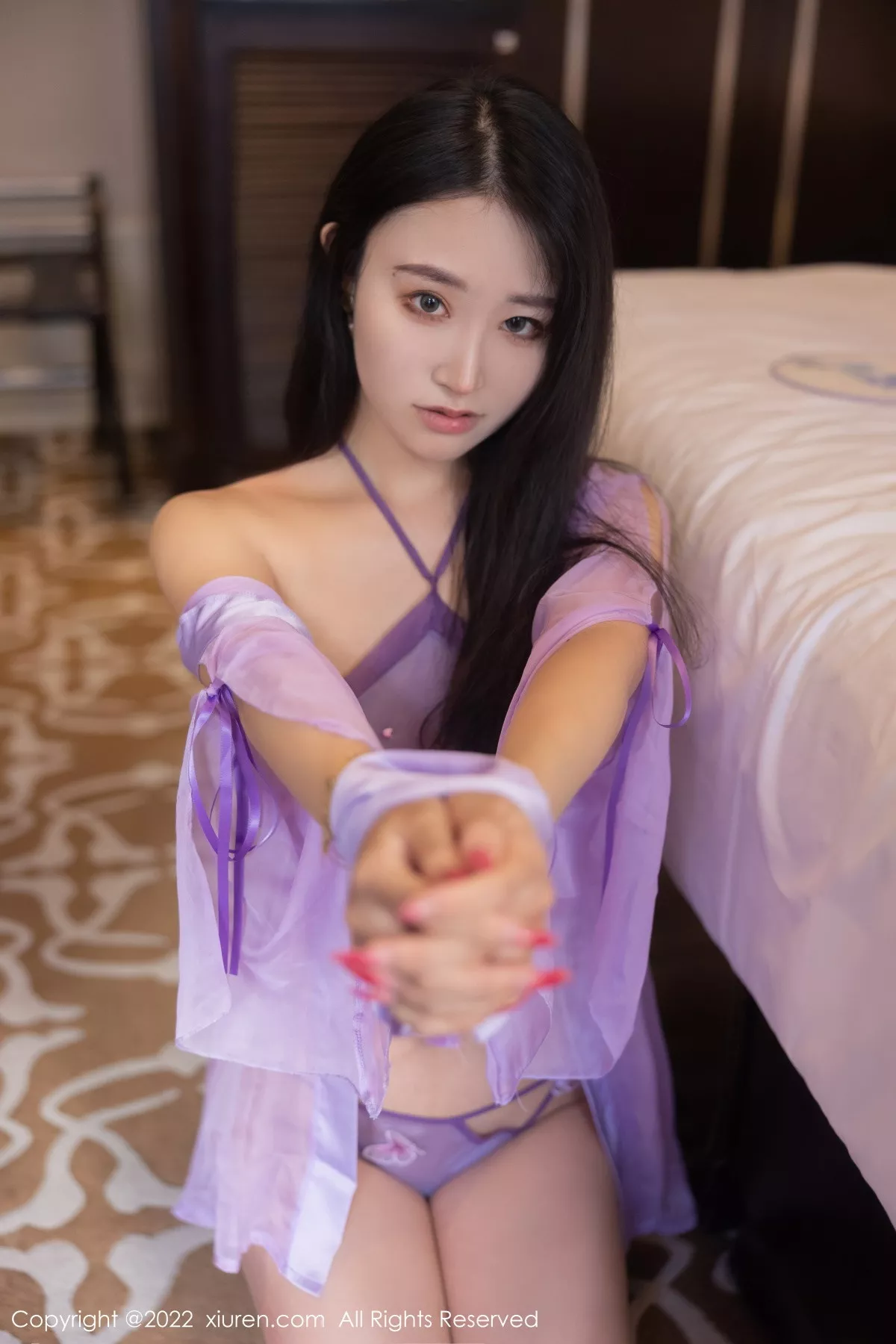 秀人集.com_[XiuRen秀人网]No.5883_模特司柠私房床上性感紫色古装服饰秀曼妙身姿撩人诱惑写真75P