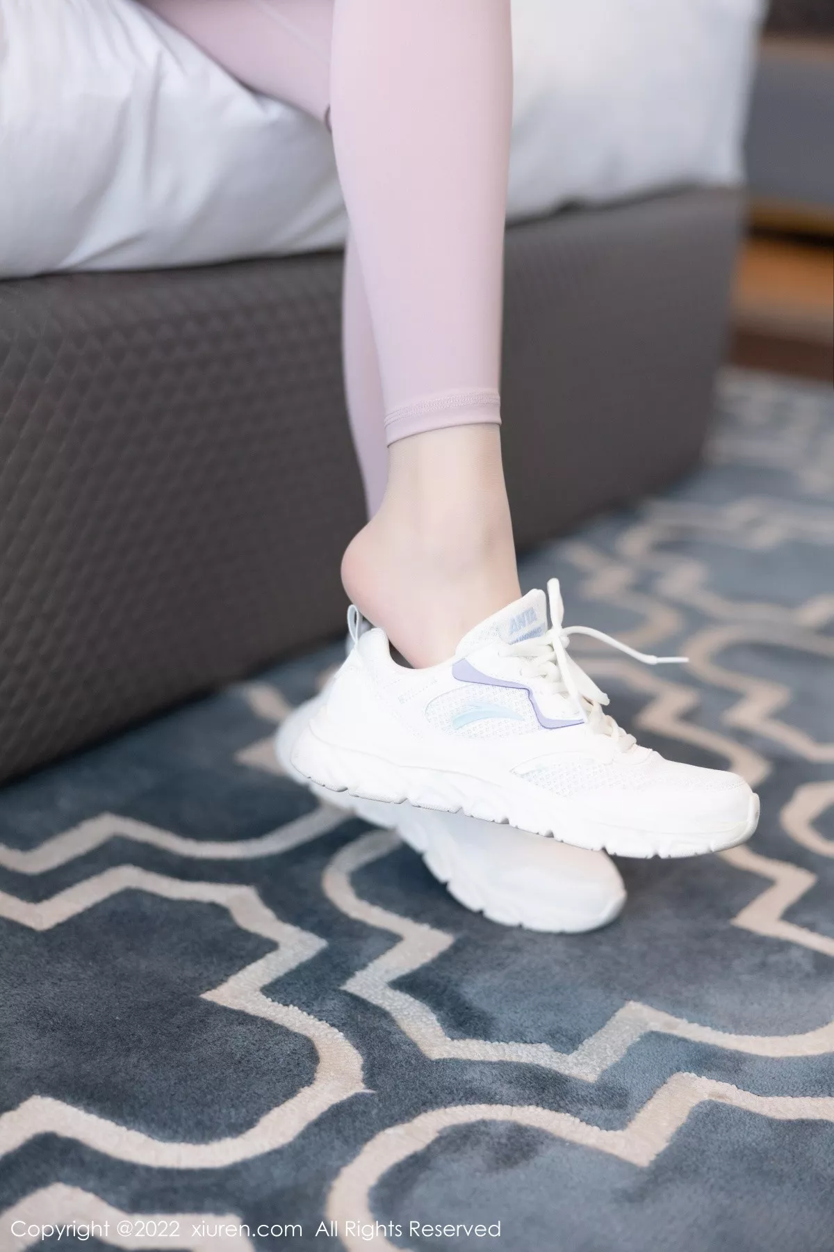 秀人集.com_[XiuRen秀人网]No.5885_模特林子遥性感浅色瑜伽服半脱露超薄无内肉丝秀翘臀诱惑写真88P