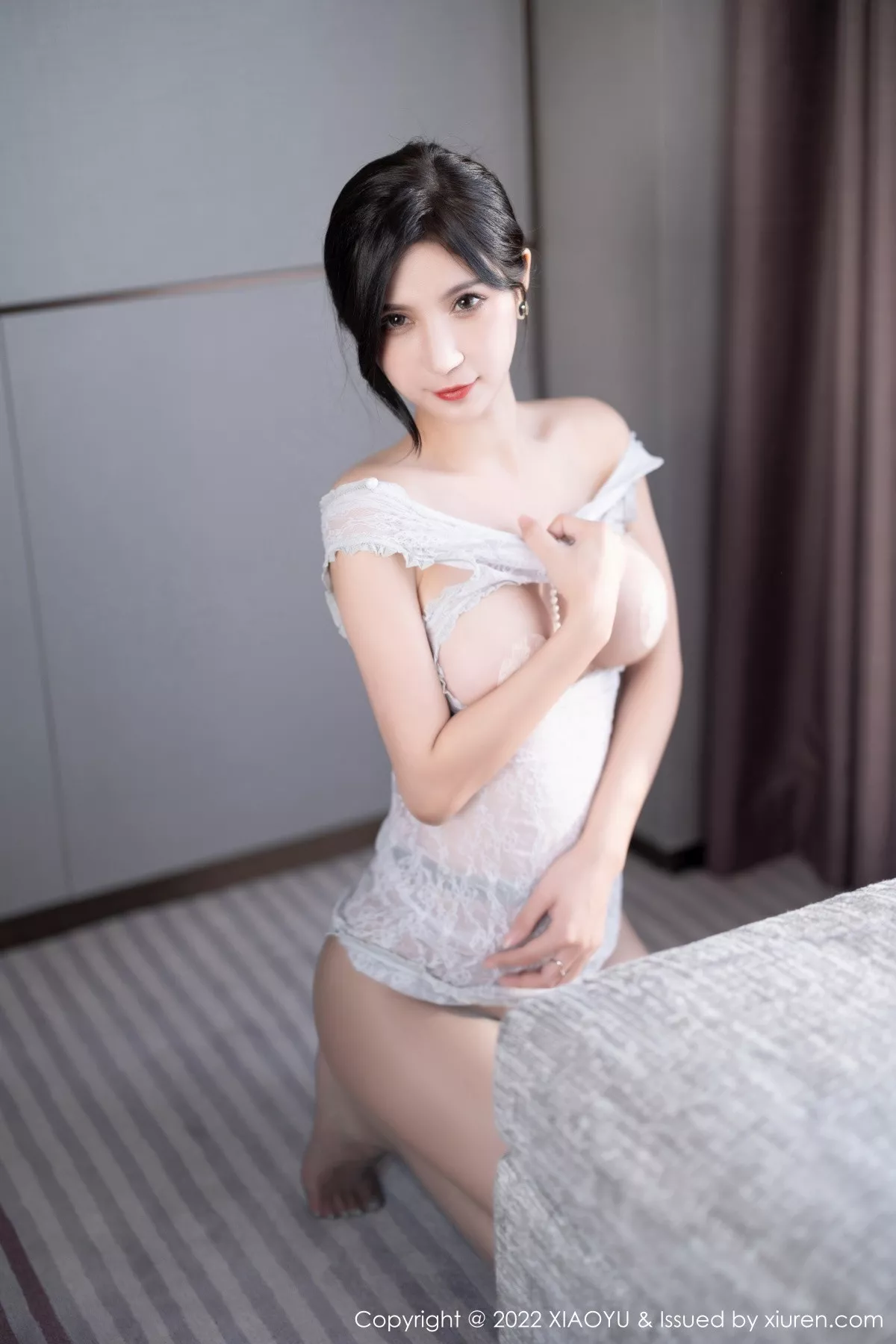 秀人集.com_[XiaoYu画语界]Vol.908_模特小蛮妖Yummy黑色露肩裙+浅色情趣蕾丝旗袍迷人诱惑写真86P