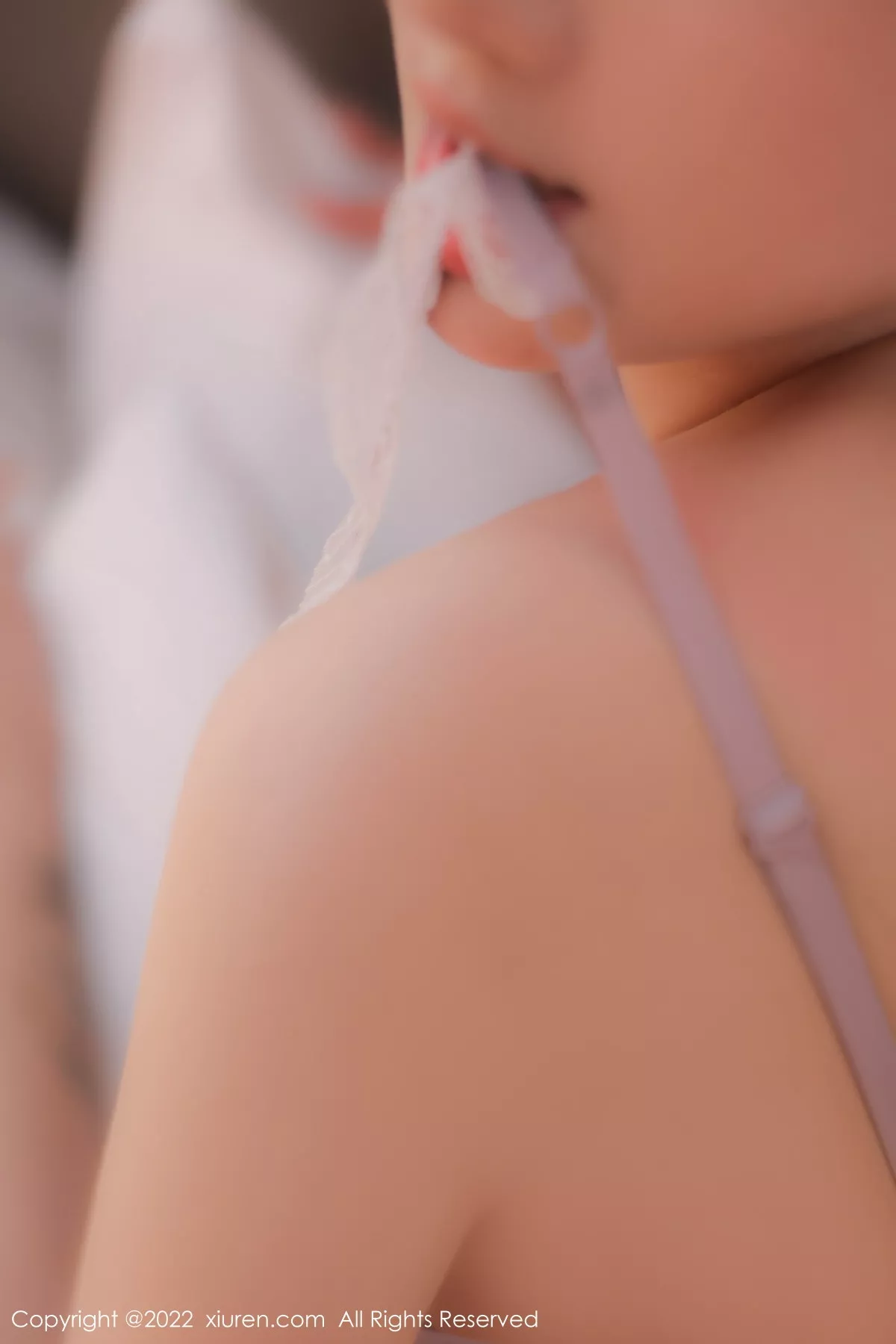 秀人集.com_[XiuRen秀人网]No.5886_模特江真真脱深蓝连衣裙露浅紫色蕾丝内衣配超薄黑丝诱惑写真98P