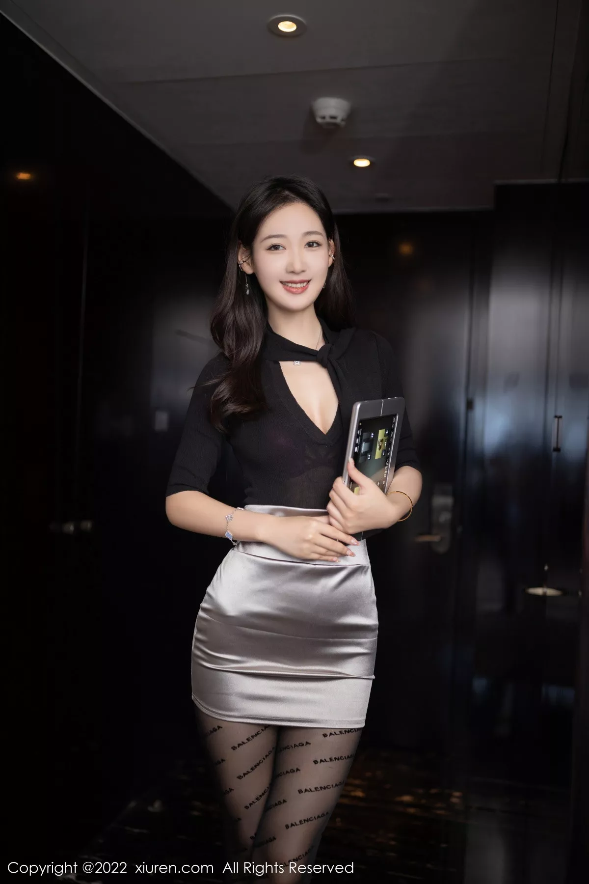 秀人集.com_[XiuRen秀人网]No.5887_模特唐安琪秘书角色黑色收身衣配银色短裙秀曼妙身姿诱惑写真78P