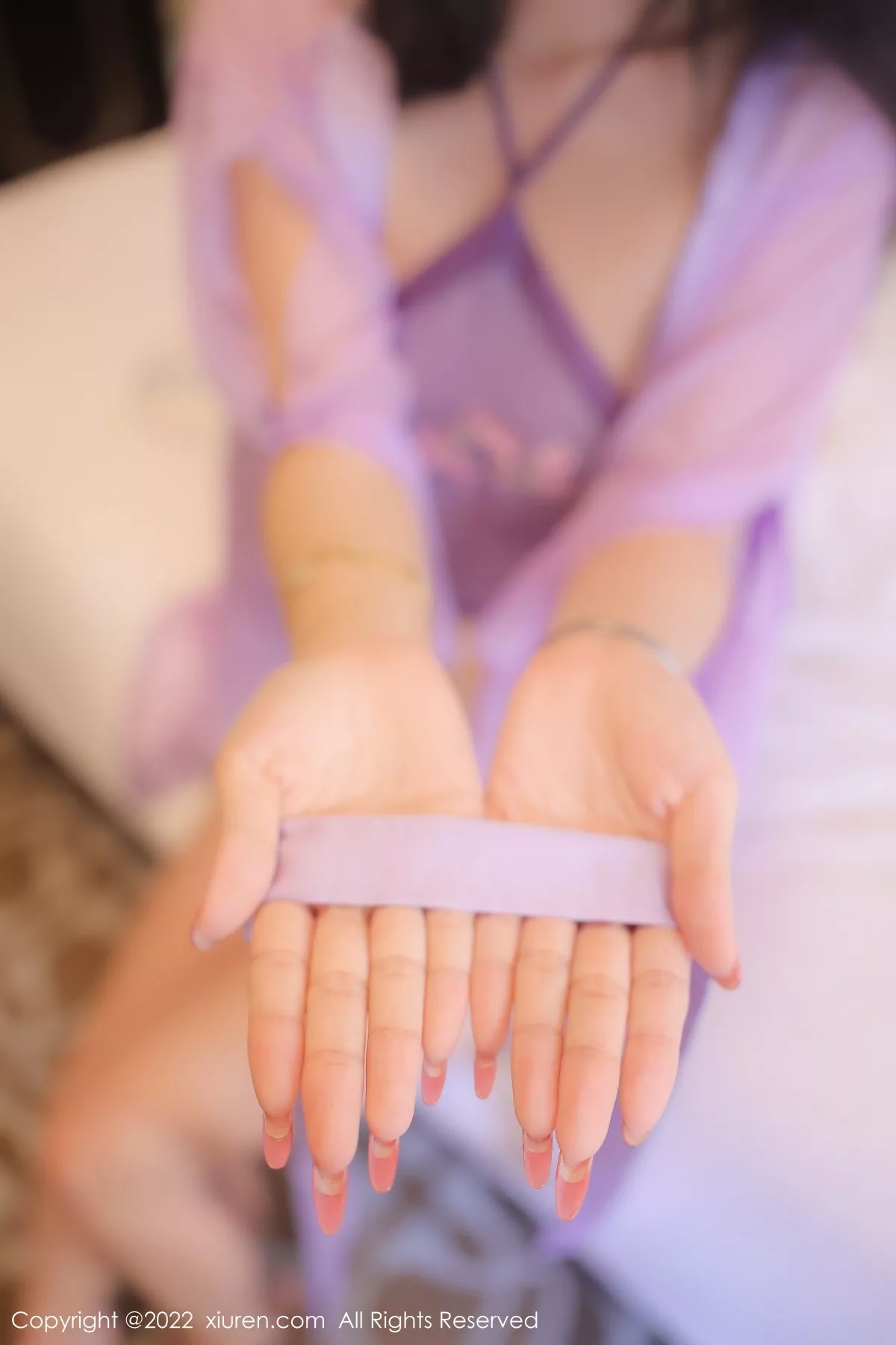 秀人集.com_[XiuRen秀人网]No.5883_模特司柠私房床上性感紫色古装服饰秀曼妙身姿撩人诱惑写真75P