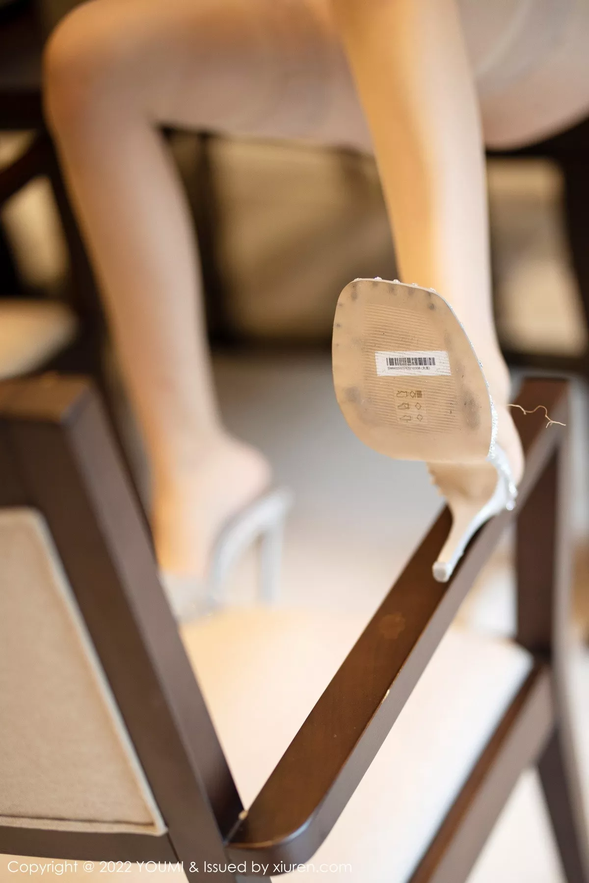 秀人集.com_[YouMi尤蜜荟]Vol.871_模特小海臀Rena性感黑色露胸连衣裙配超薄肉丝秀翘臀诱惑写真56P