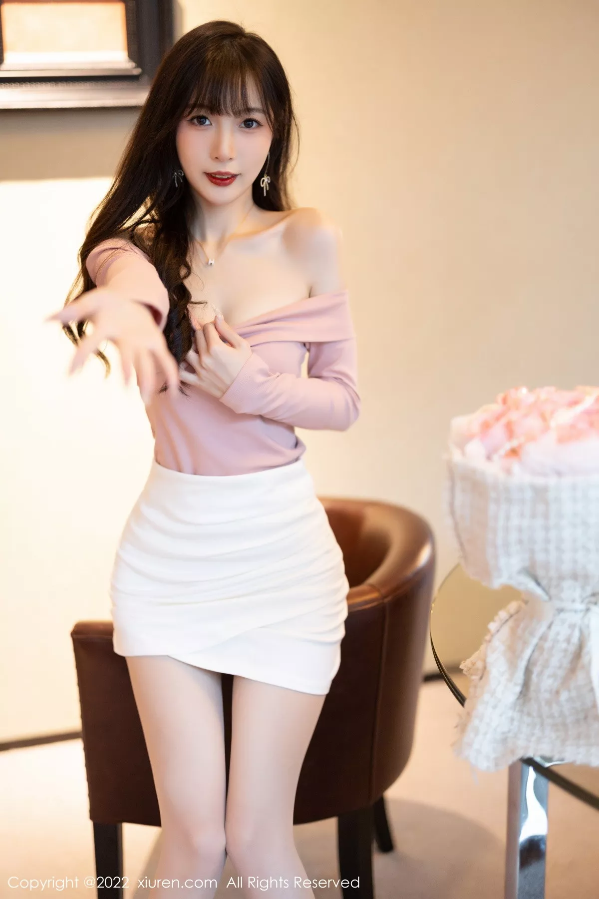 秀人集.com_[XiuRen秀人网]No.5934_模特林星阑紫色露肩上衣配白短裙露蕾丝内衣开档肉丝诱惑写真81P