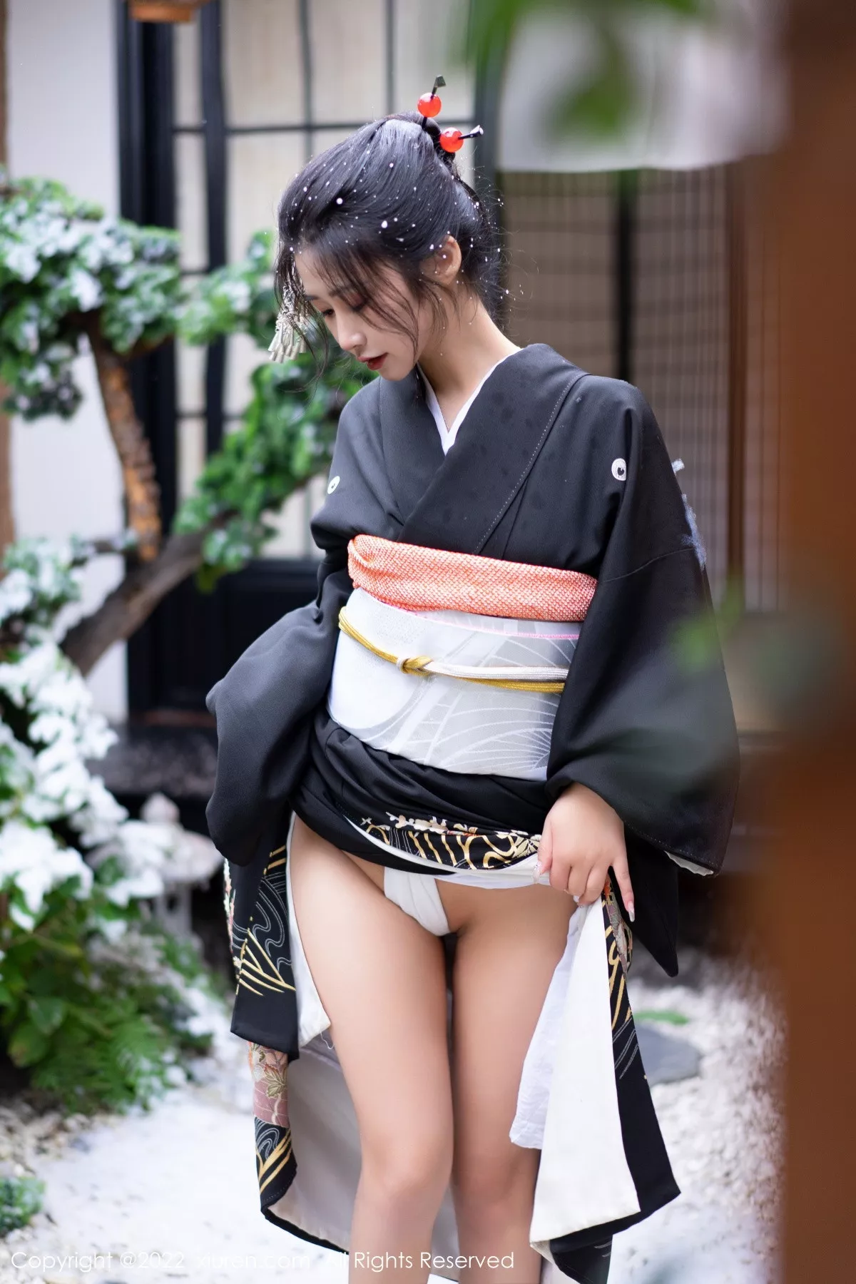 秀人集.com_[XiuRen秀人网]No.5932_模特laura阿姣性感深色日式和服半脱秀柔美身材迷人诱惑写真74P