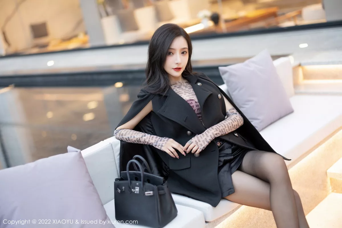 秀人集.com_[XiaoYu画语界]Vol.916_女神王馨瑶yanni半脱露轻透服饰配超薄黑丝秀惹火身材诱惑写真93P