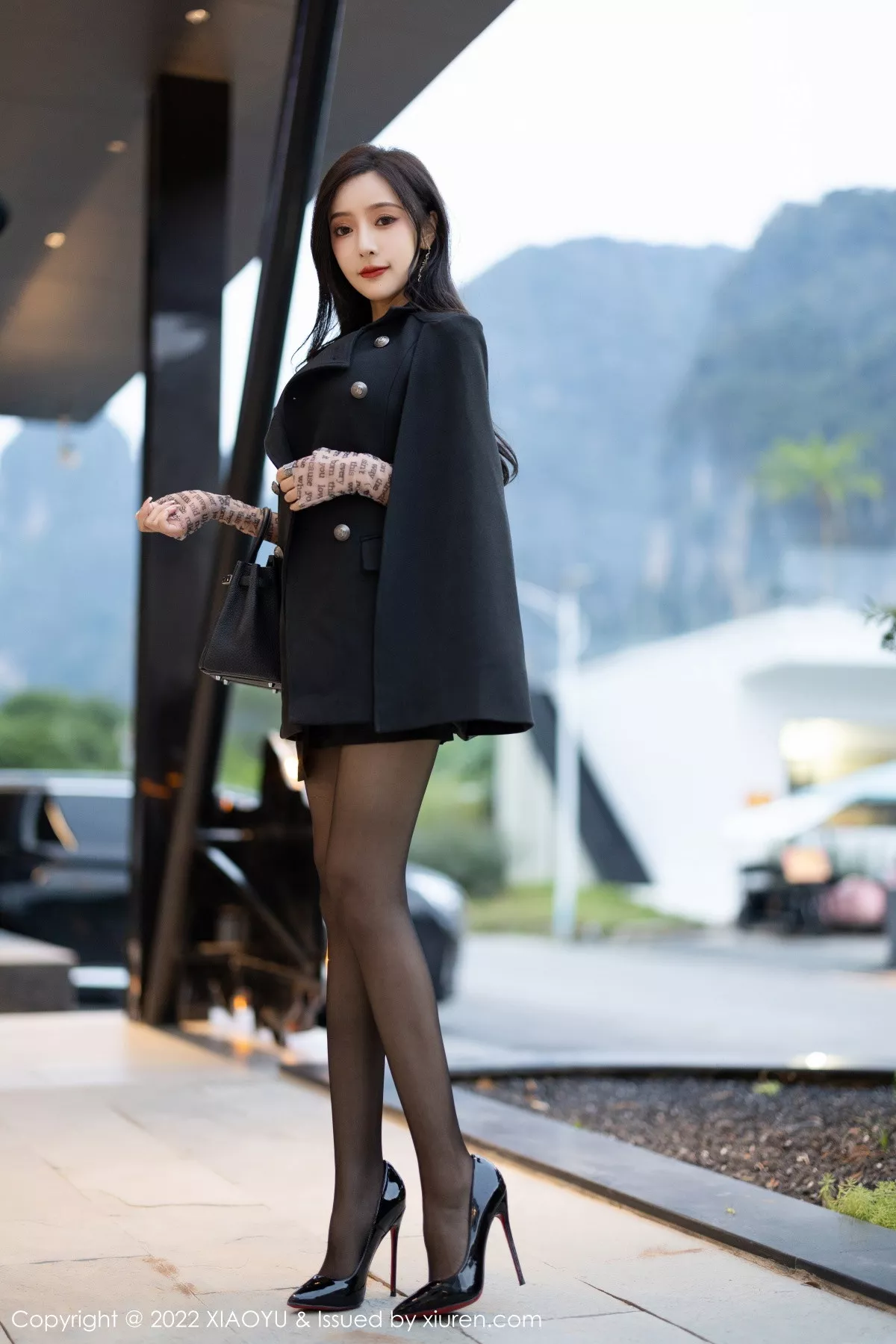 秀人集.com_[XiaoYu画语界]Vol.916_女神王馨瑶yanni半脱露轻透服饰配超薄黑丝秀惹火身材诱惑写真93P