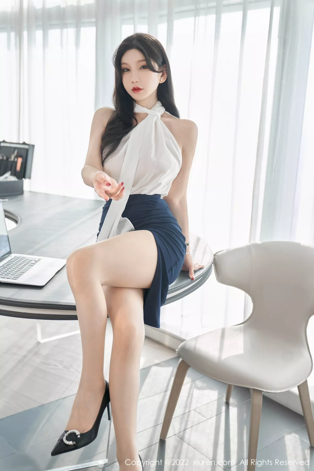 秀人集.com_[XiuRen秀人网]No.5948_女神周于希Sally女秘书主题白色轻透衣配黑短裙秀翘臀诱惑写真70P